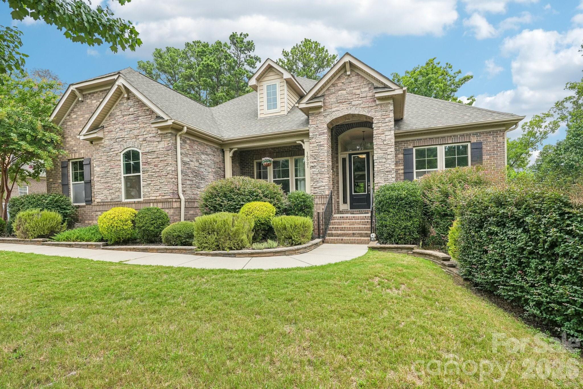 16521 Governors Club Court, Charlotte, photo 1 of 8