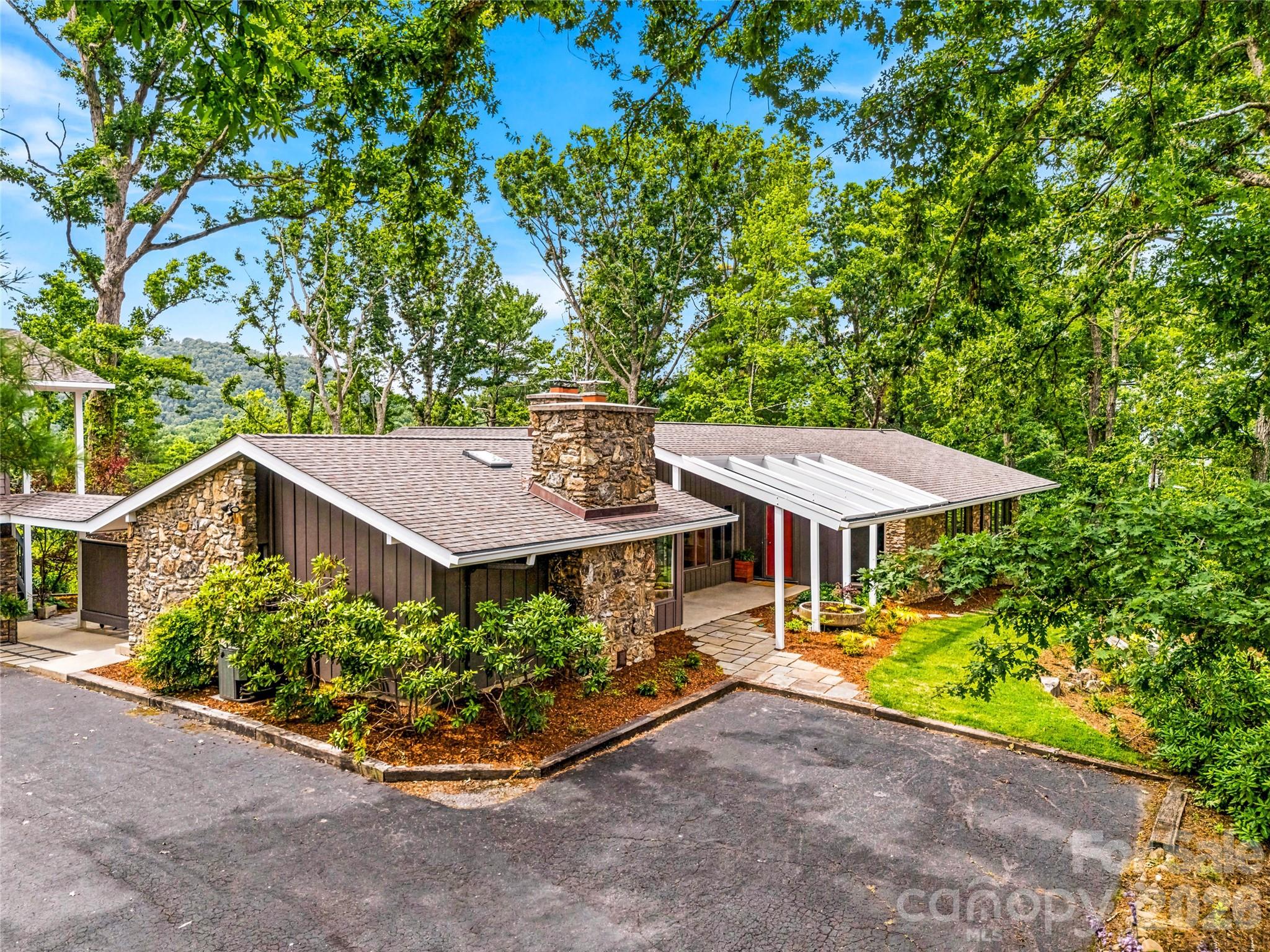 4 Kent Place, Asheville, photo 2 of 8