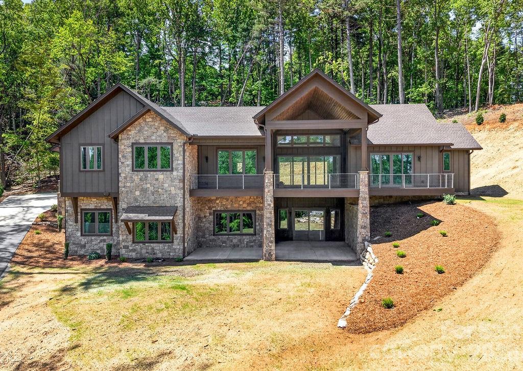 246 Northview Drive, Hendersonville, photo 2 of 8