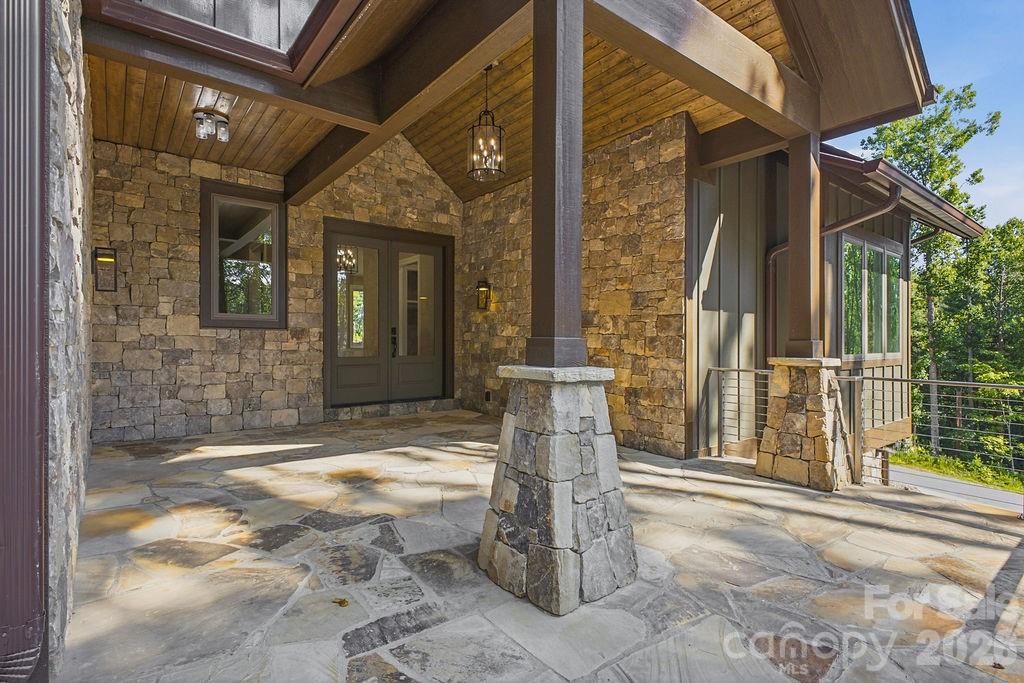 246 Northview Drive, Hendersonville, photo 4 of 8
