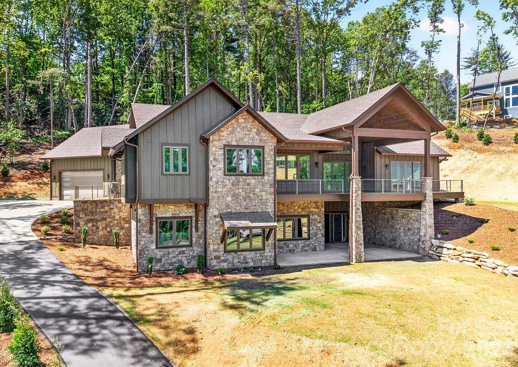 246 Northview Drive, Hendersonville, photo 1 of 8