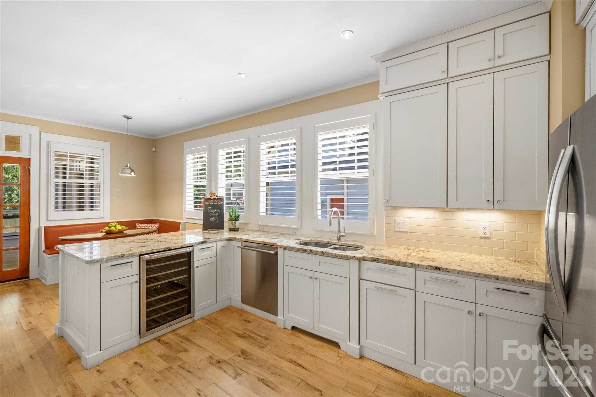 323 Rensselaer Avenue, Charlotte, photo 4 of 8