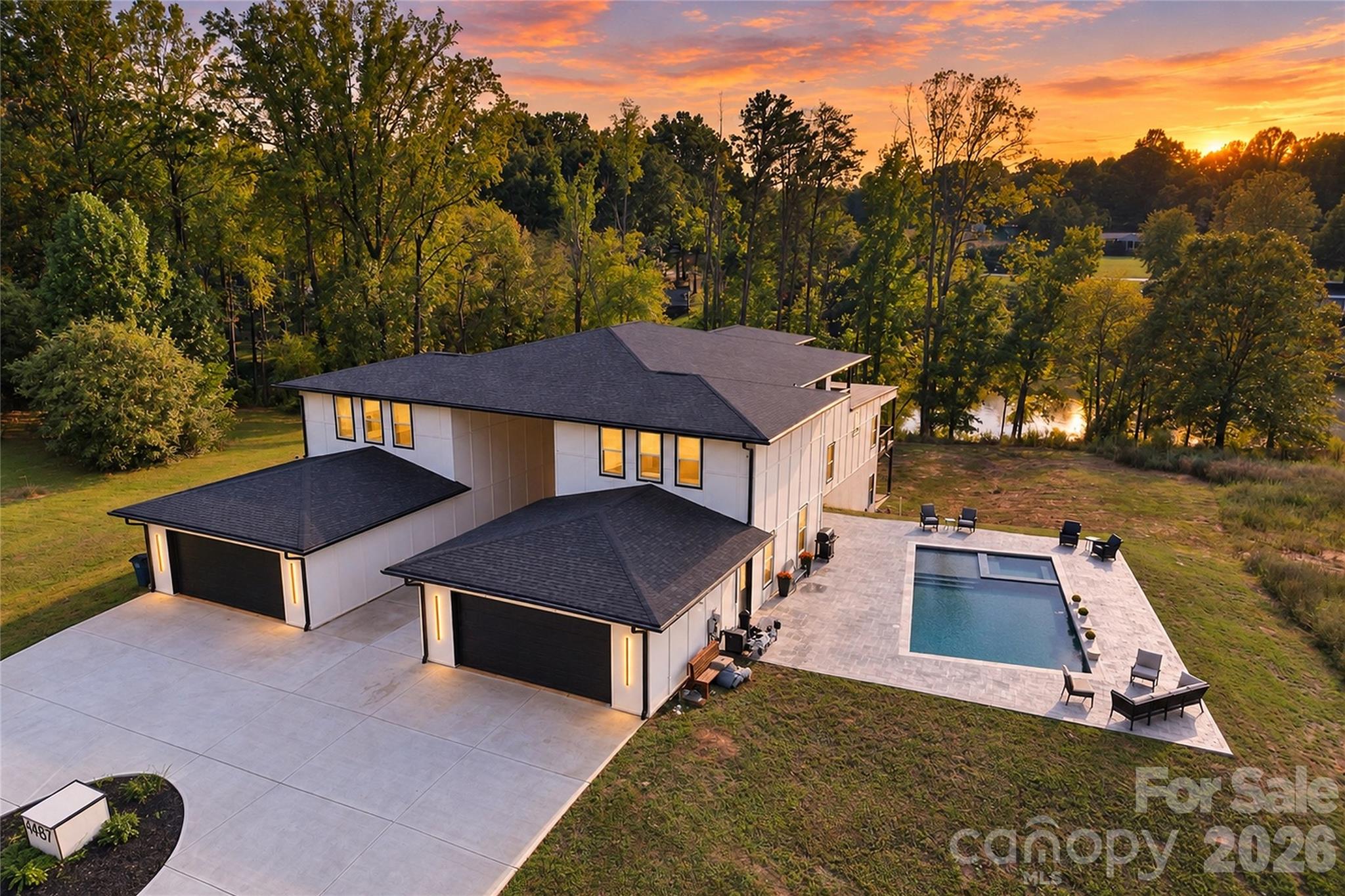 4987 Wildlife Lane, Sherrills Ford, photo 5 of 8