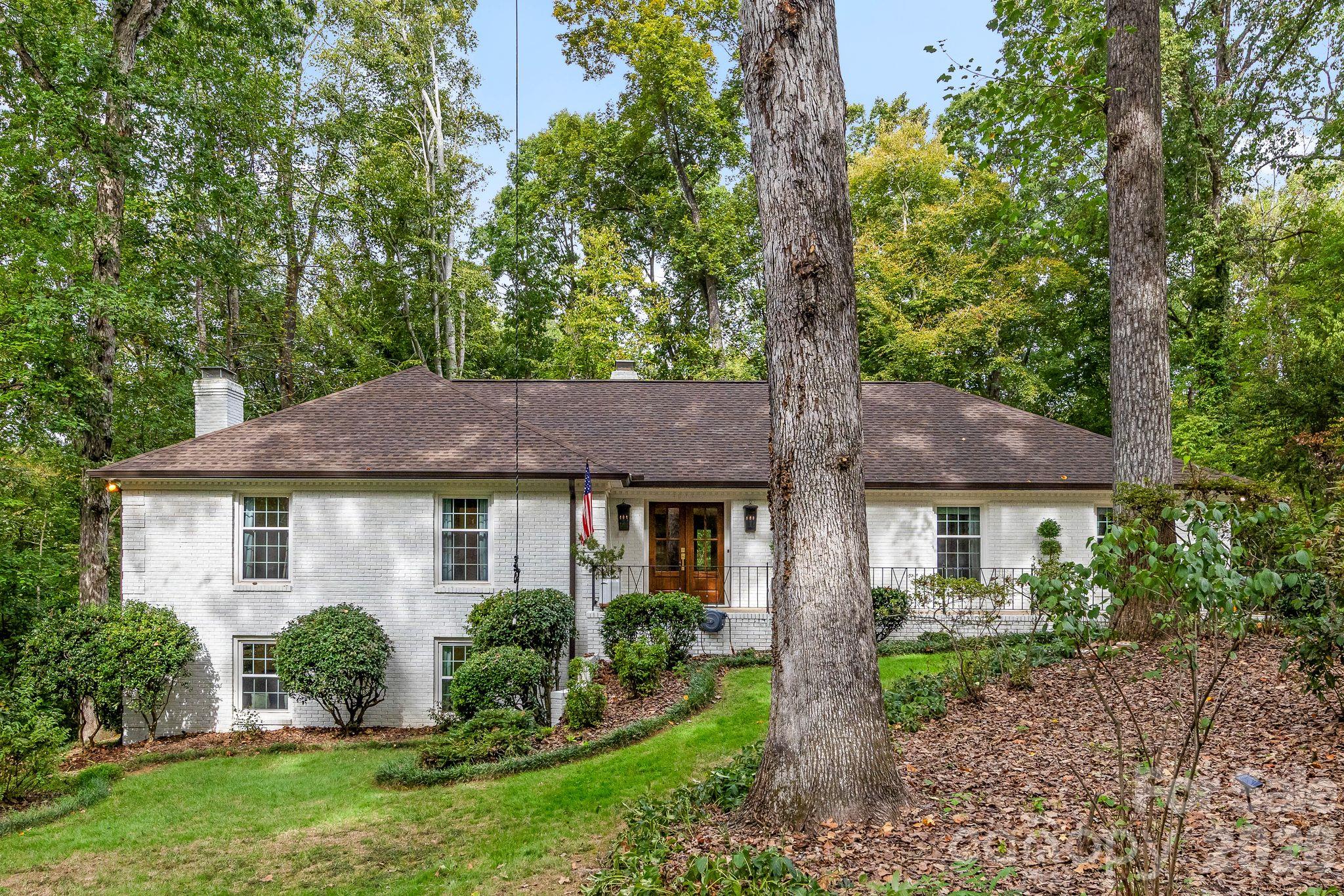 4015 Oldfield Road, Charlotte, photo 1 of 8