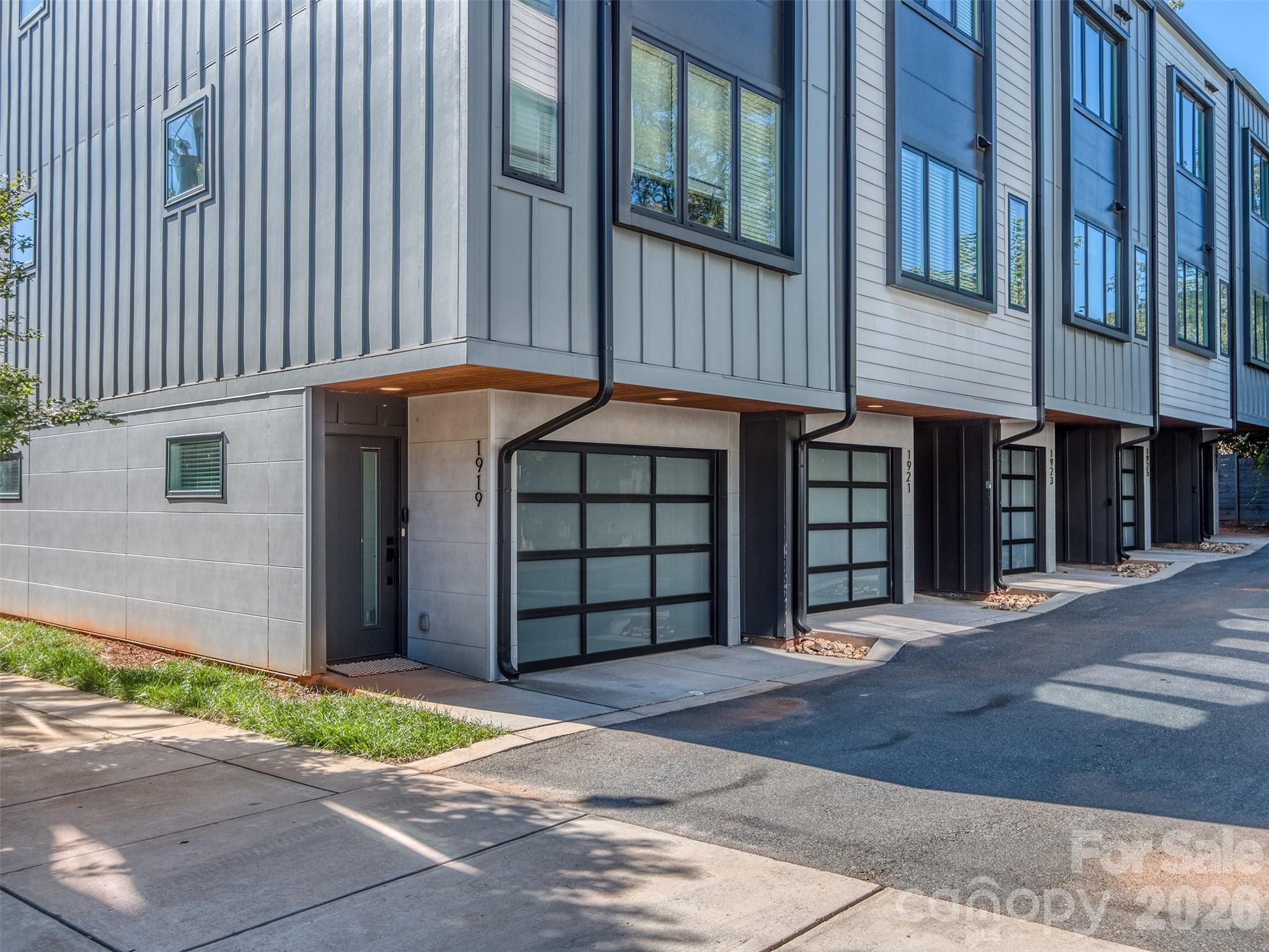 1919 W Trade Street, Charlotte, photo 3 of 8