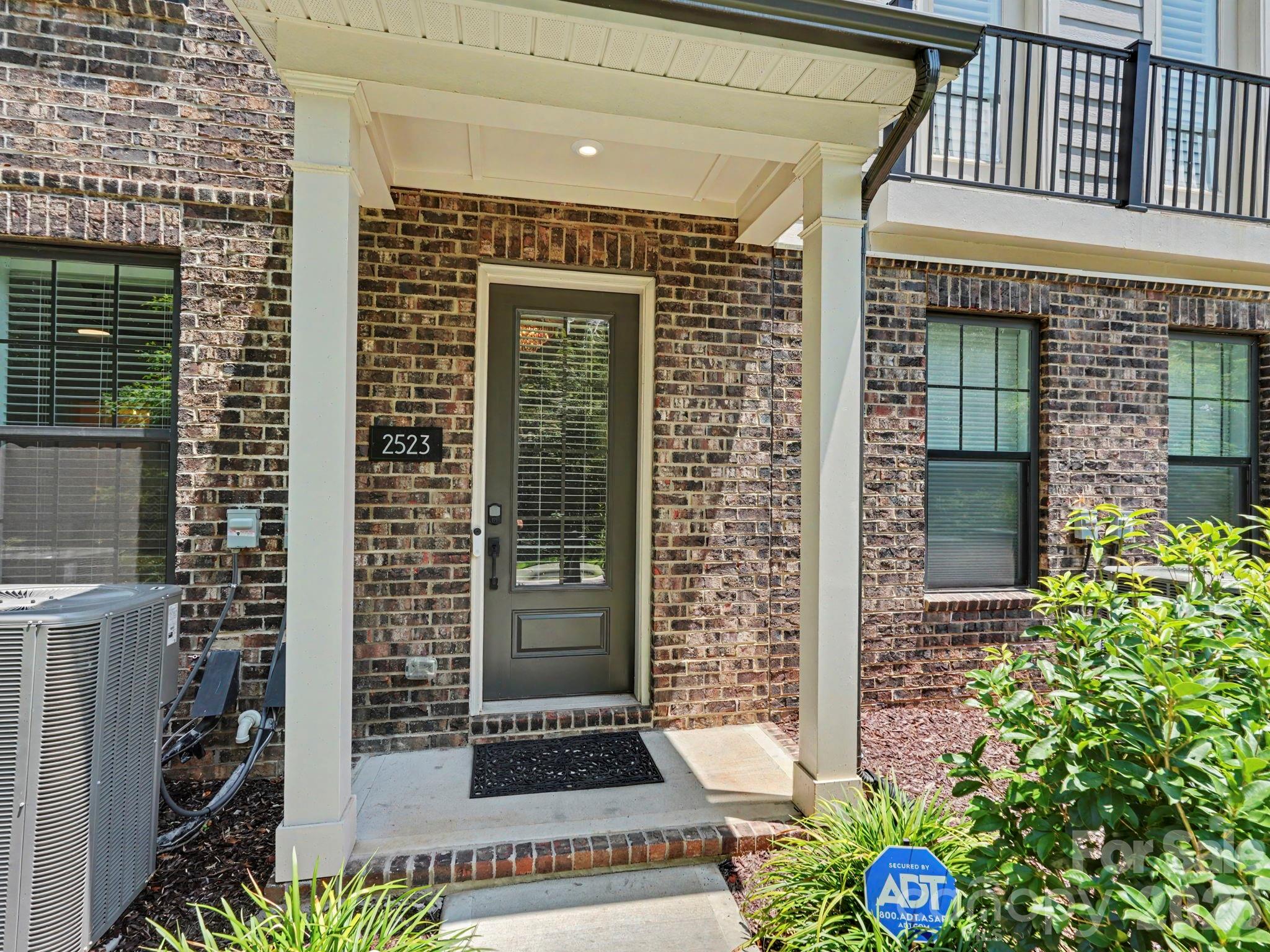 2523 Deacon Avenue, Charlotte, photo 2 of 8