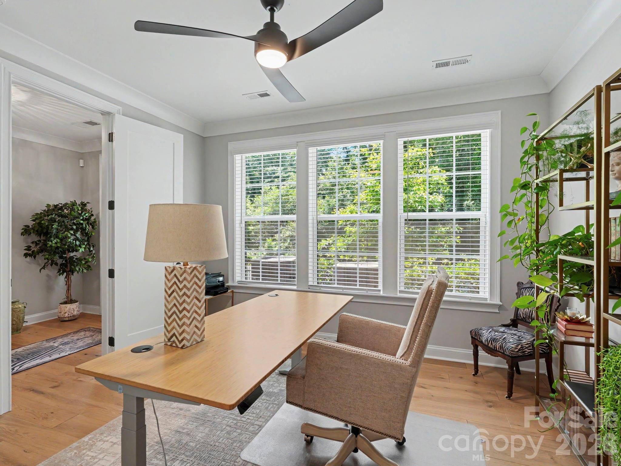2523 Deacon Avenue, Charlotte, photo 5 of 8