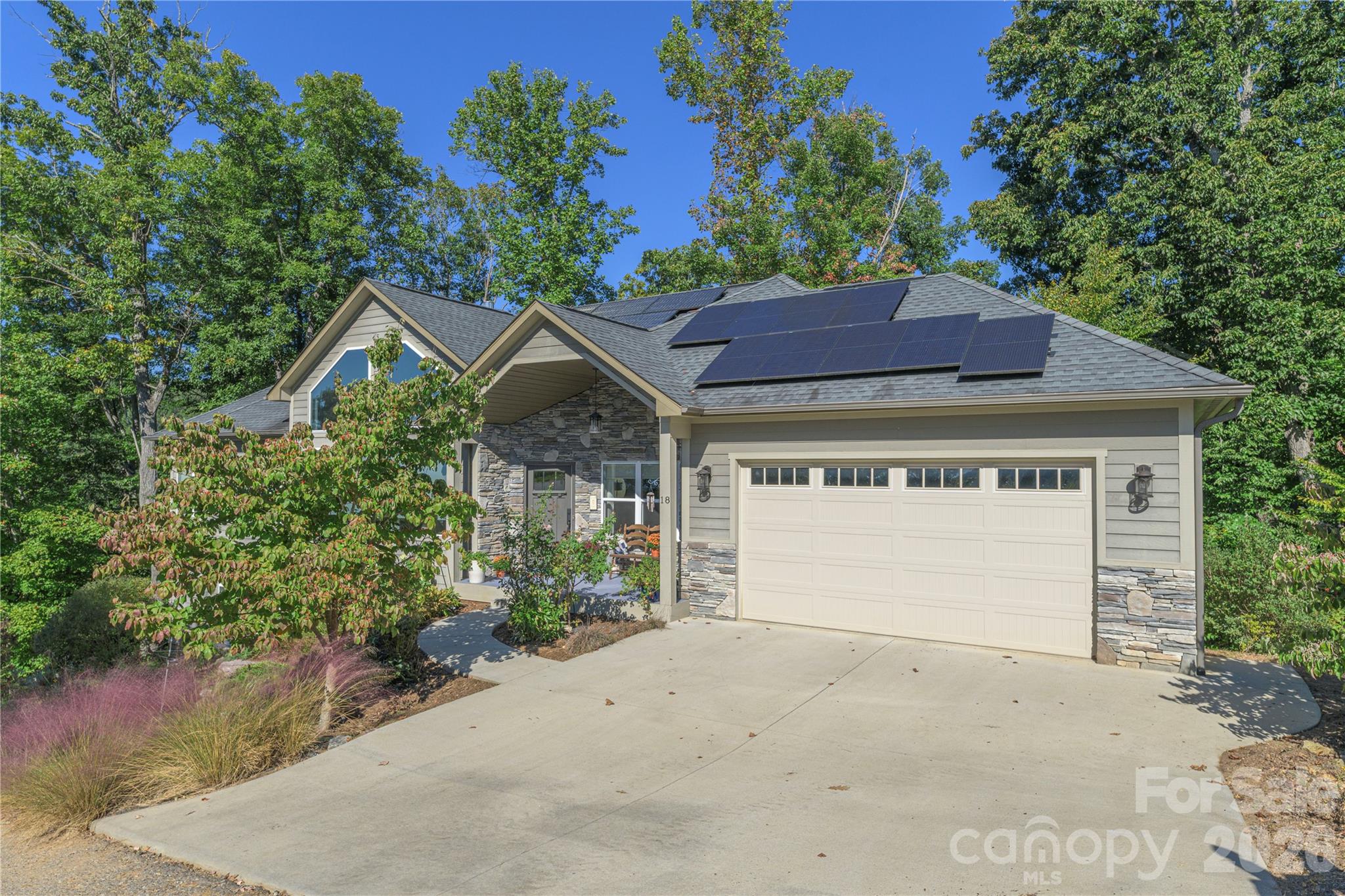 18 Herron View Lane, Weaverville, photo 2 of 8