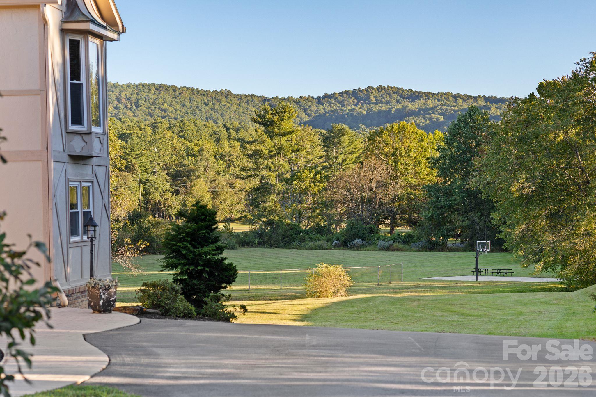 422 Crooked Creek Road, Hendersonville, photo 5 of 8