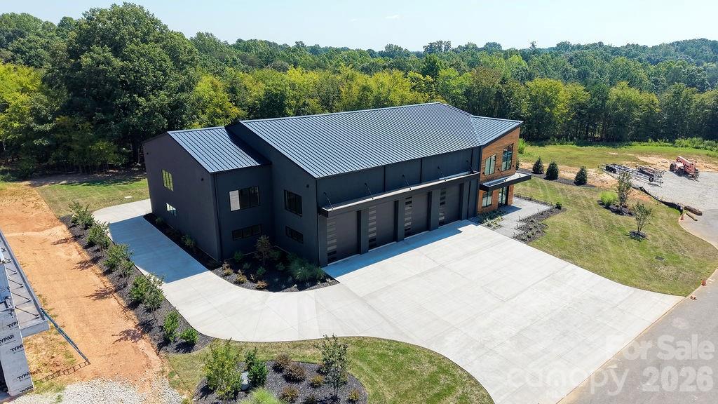 129 Sebring Drive, Mooresville, photo 2 of 8