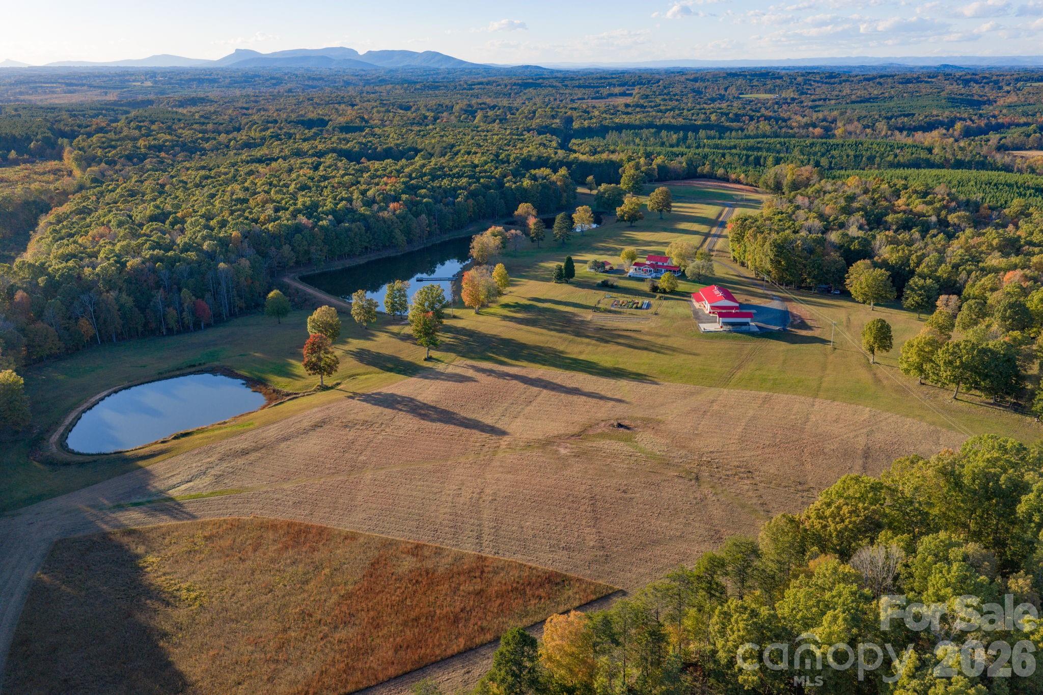 1260a Beaver Island Trail Road, Walnut Cove, photo 1 of 8