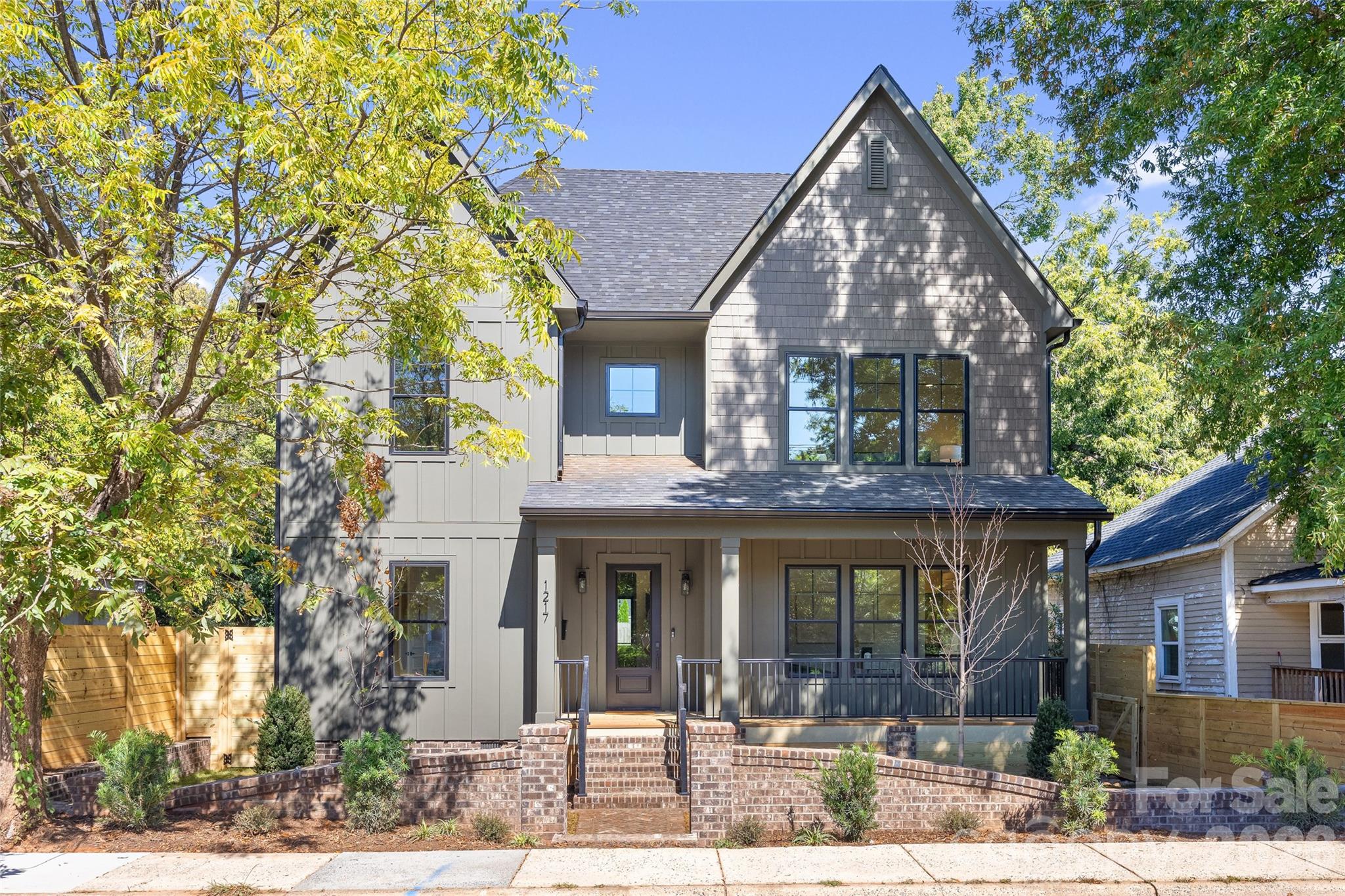 1217 Parkwood Avenue, Charlotte, photo 1 of 8