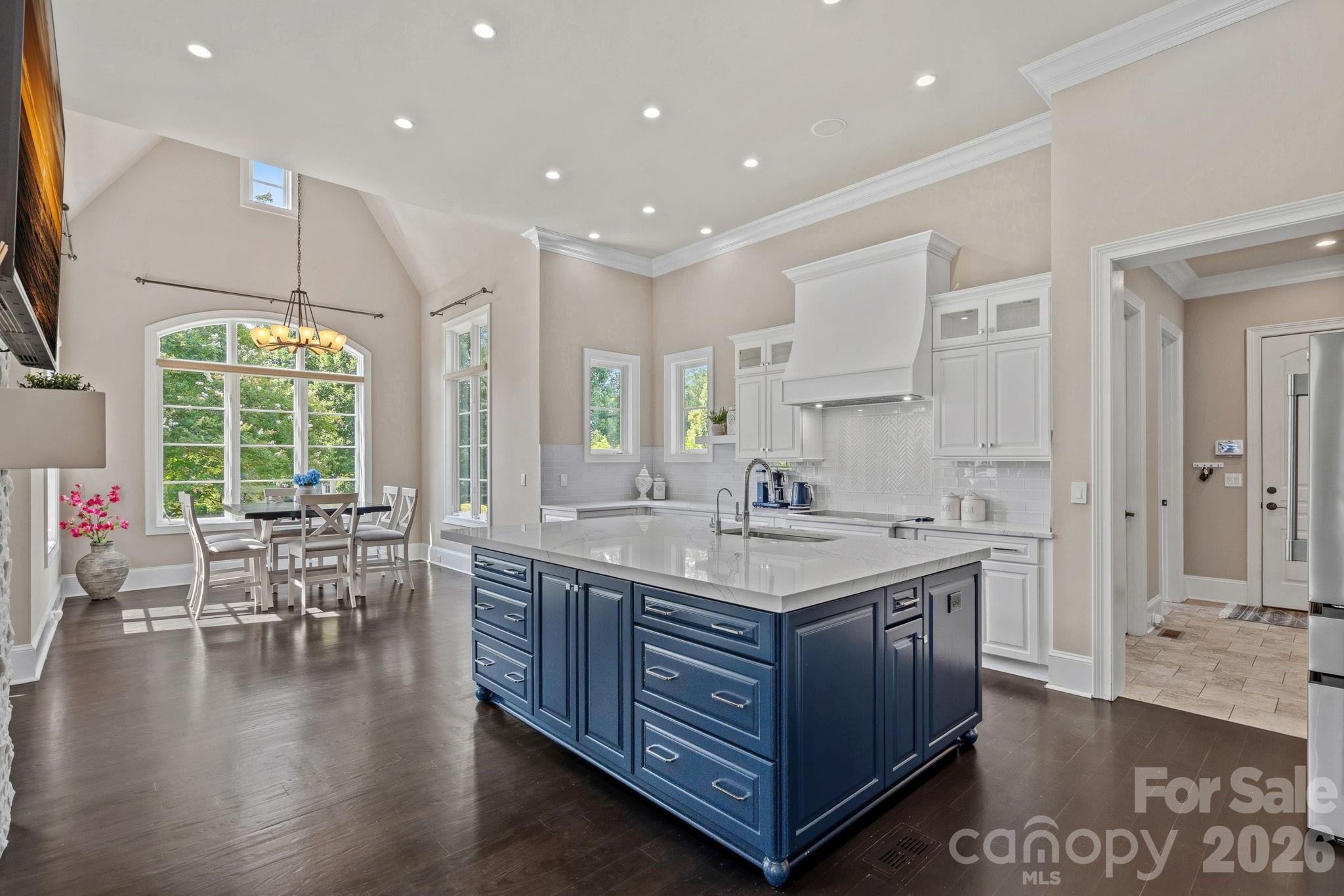 114 Thurstons Way, Mooresville, photo 5 of 8