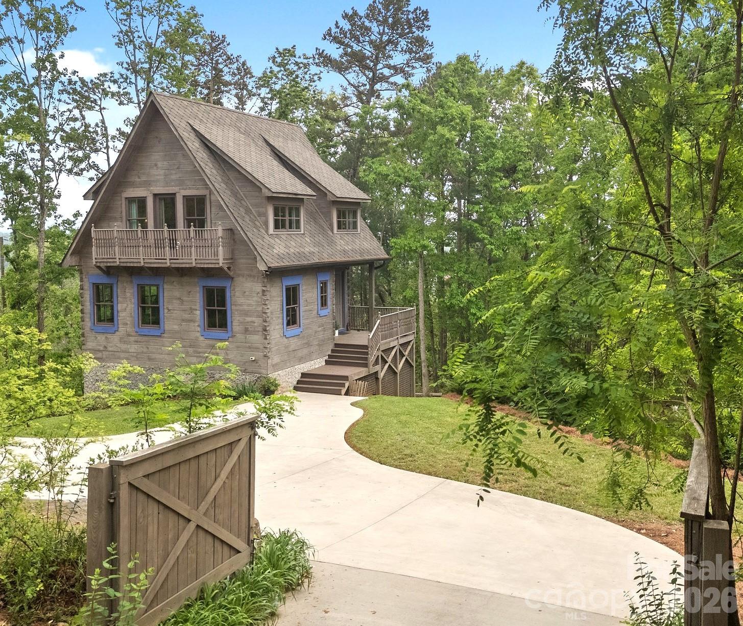 106 Mccauley Drive, Asheville, photo 2 of 8