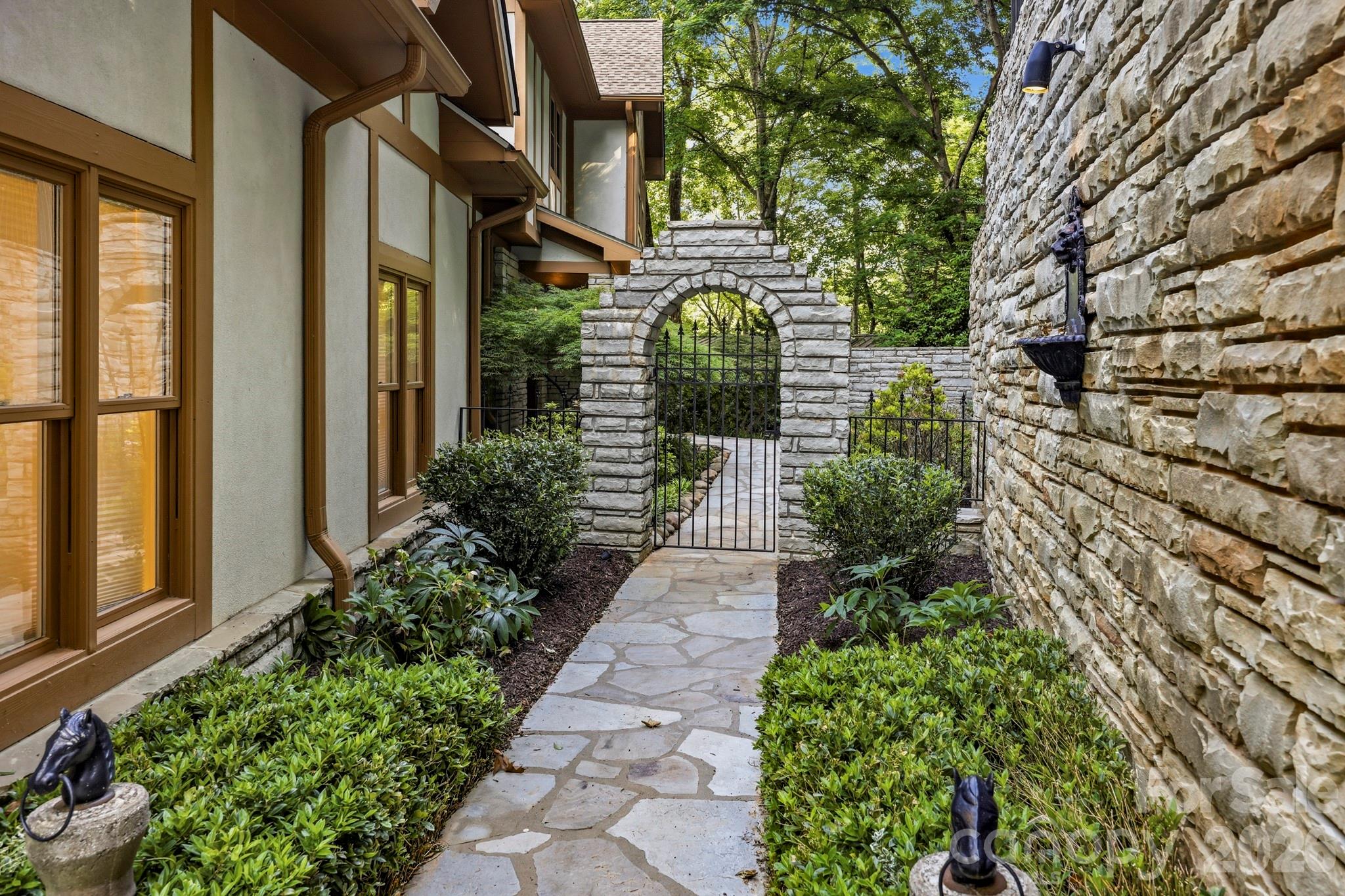 151 Garner Drive, Lake Lure, photo 5 of 8