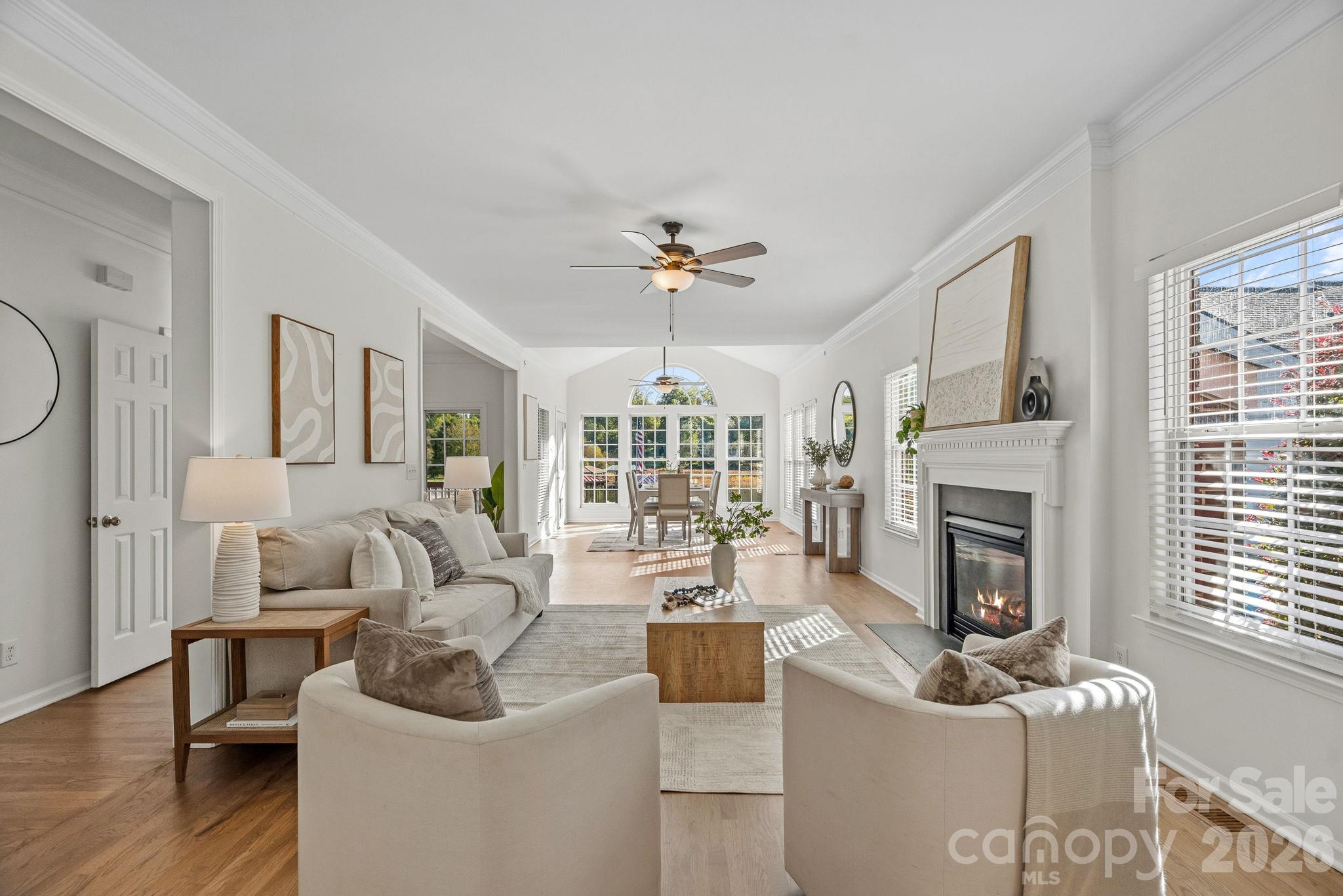 220 Chandeleur Drive, Mooresville, photo 3 of 8