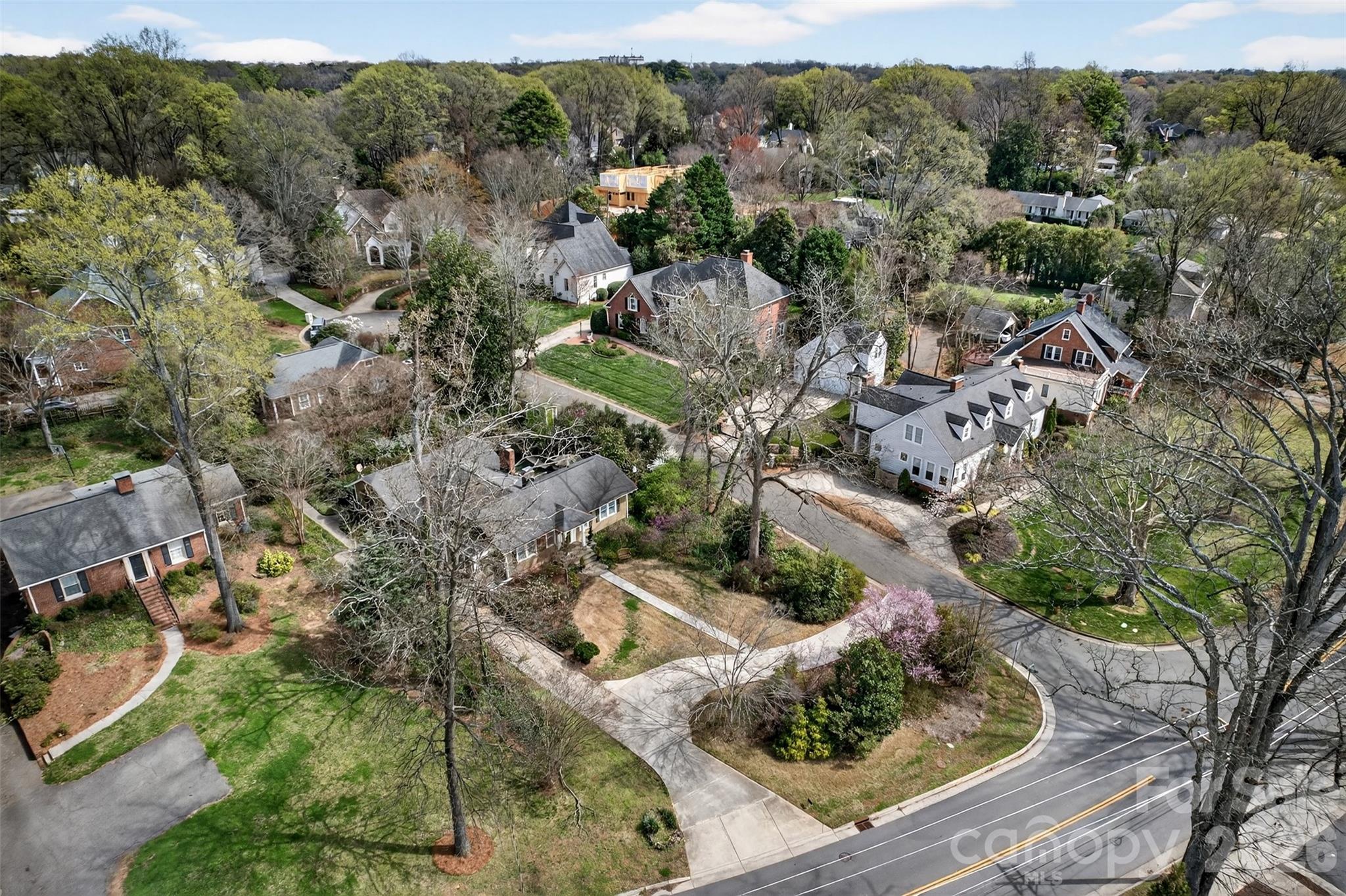 2527 Sharon Road, Charlotte, photo 2 of 8
