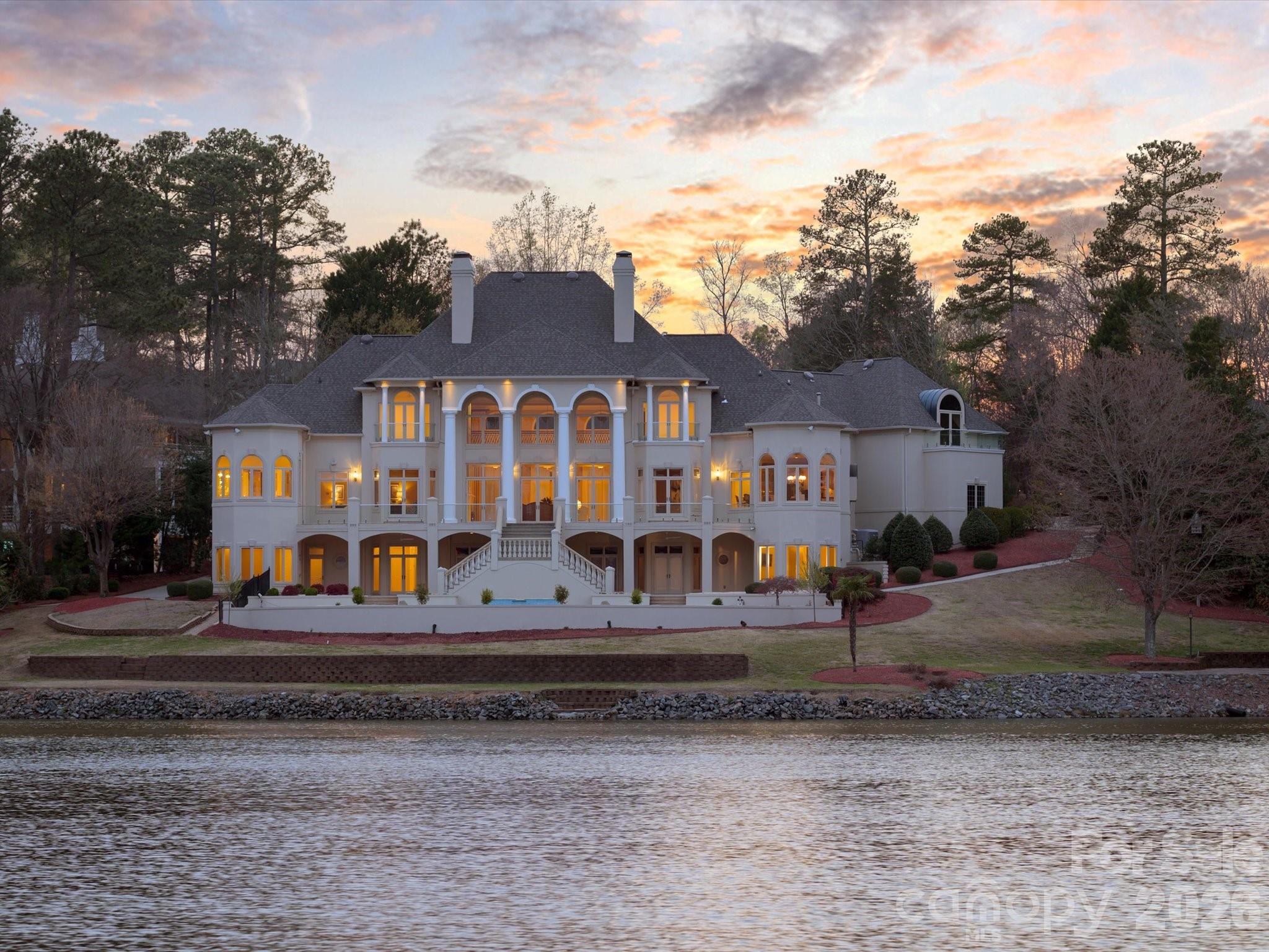 6905 Shinnecock Hill Lane, Charlotte, photo 1 of 8