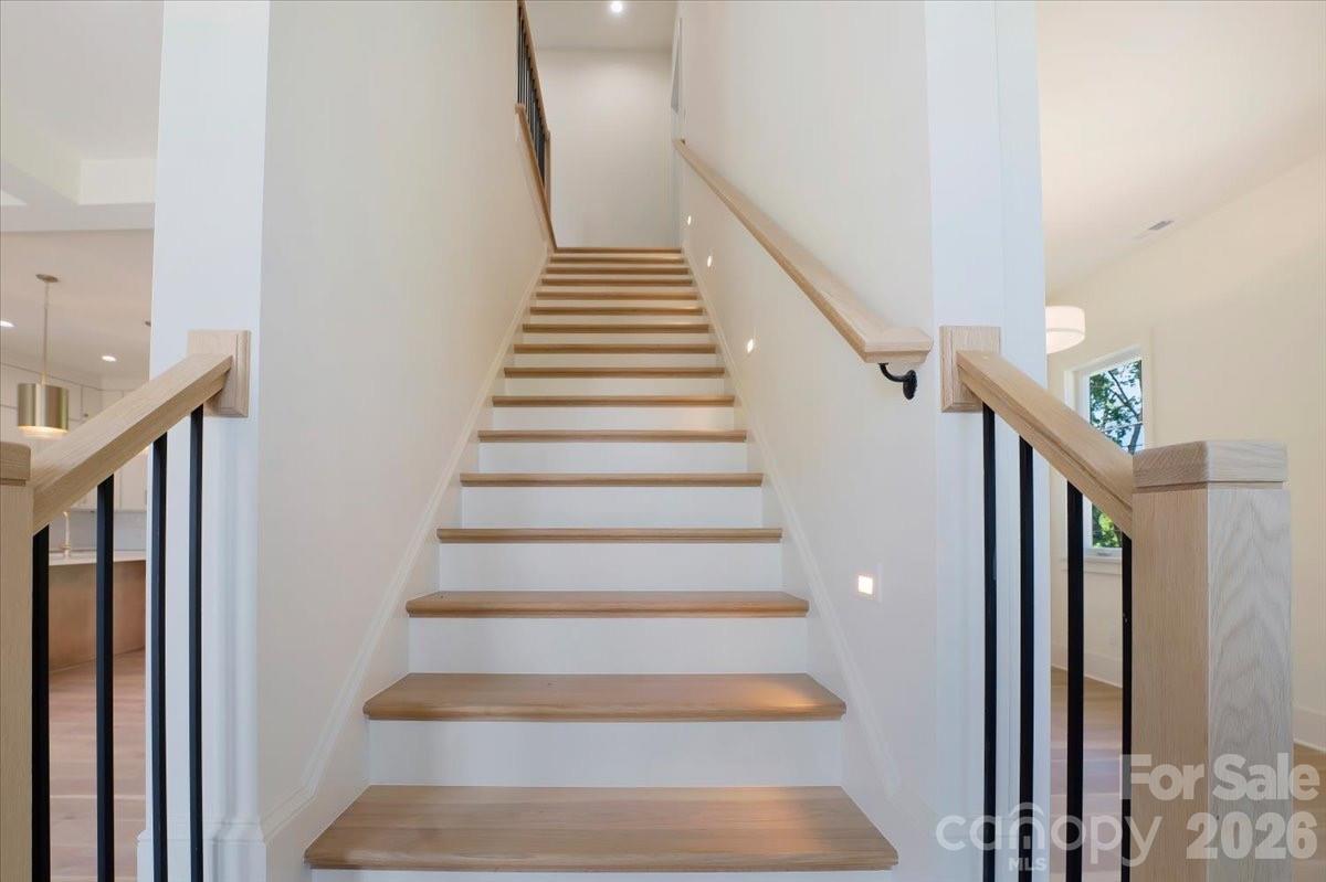 428 Dover Avenue, Charlotte, photo 6 of 8