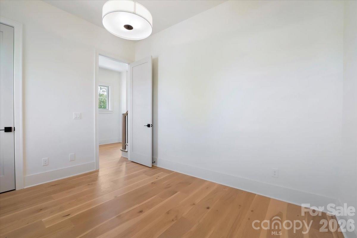428 Dover Avenue, Charlotte, photo 7 of 8