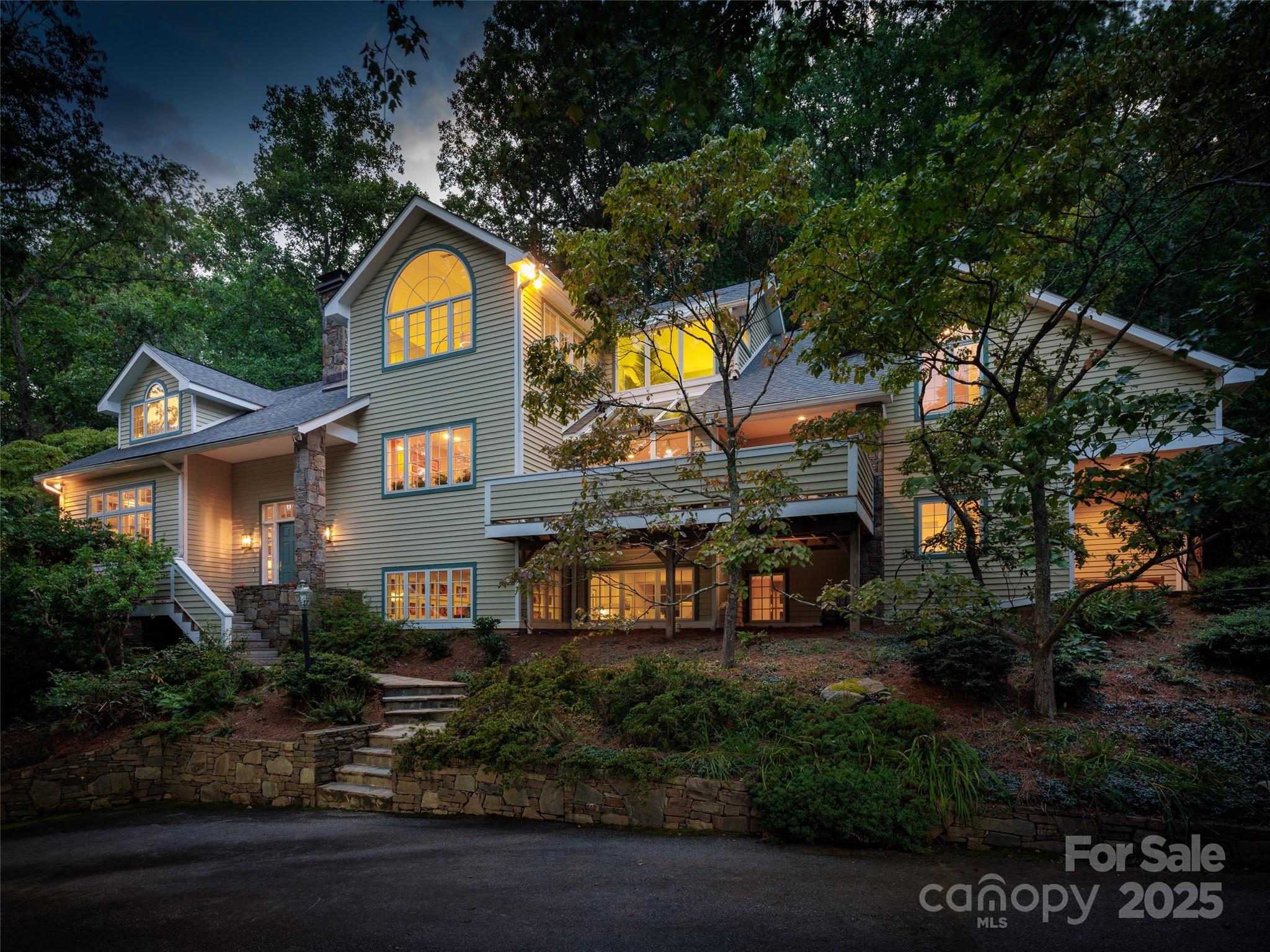 52 Robinhood Road, Asheville, photo 1 of 8