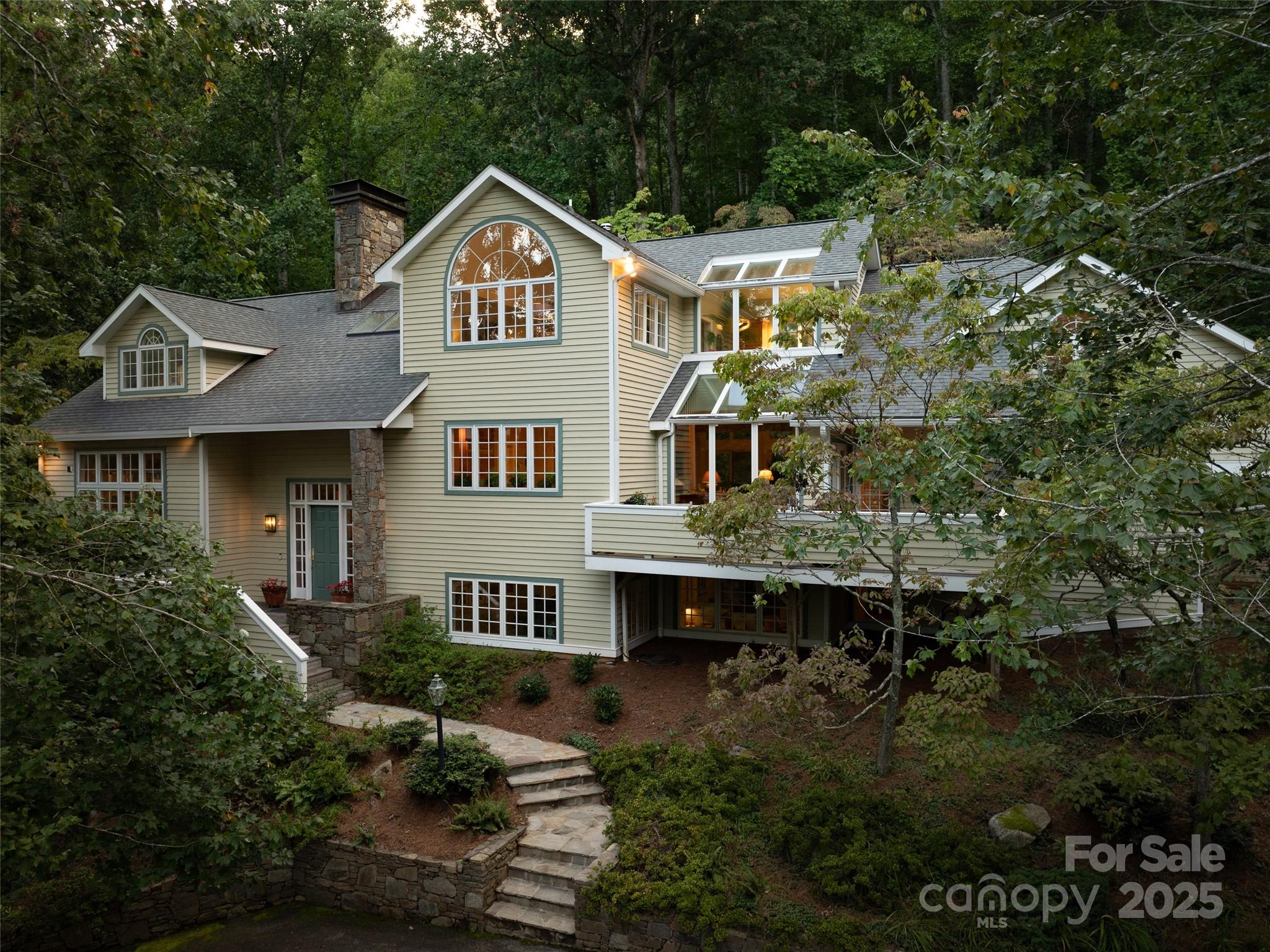52 Robinhood Road, Asheville, photo 2 of 8