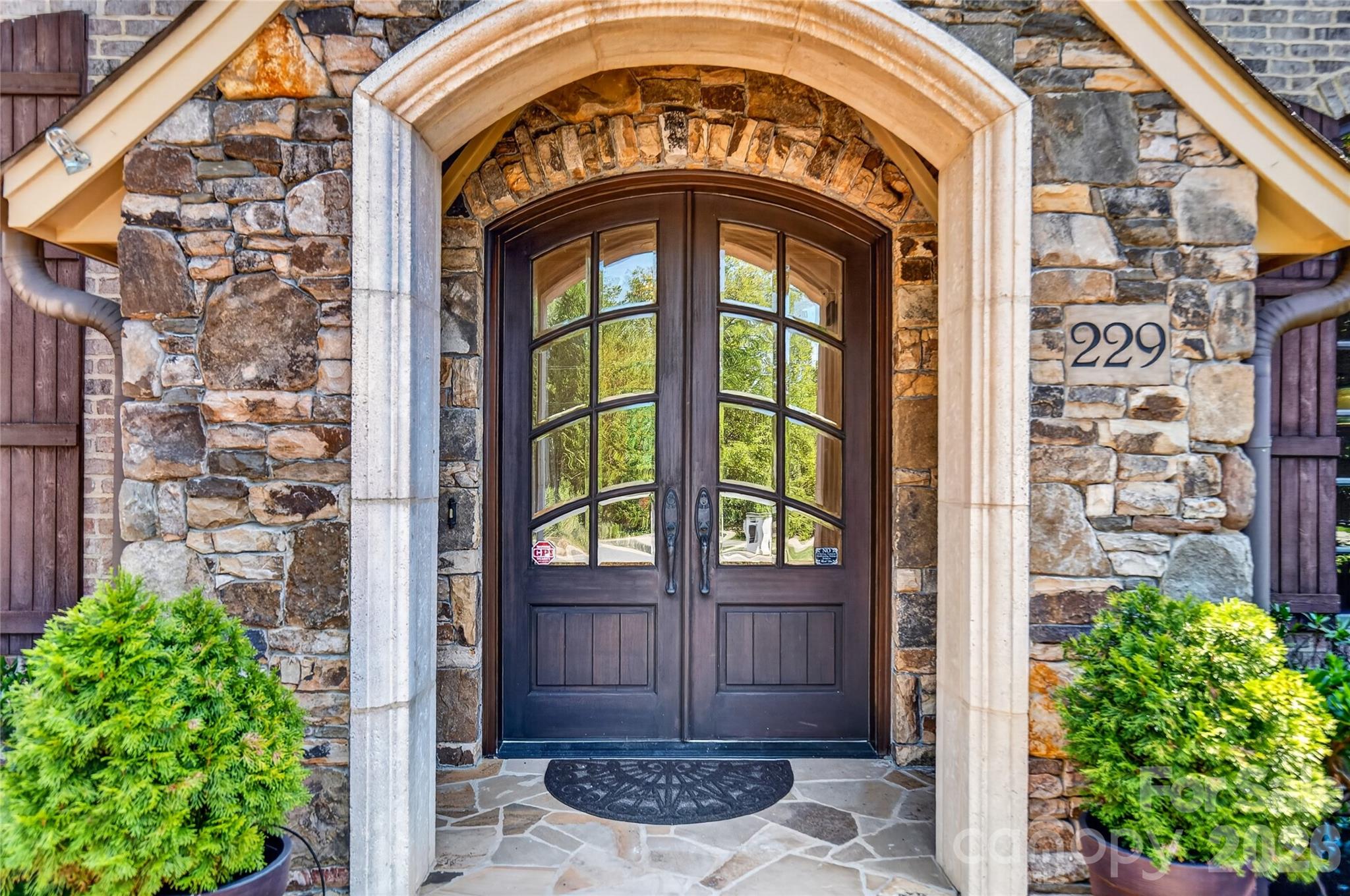 229 Wrenwood Lane, Charlotte, photo 1 of 8