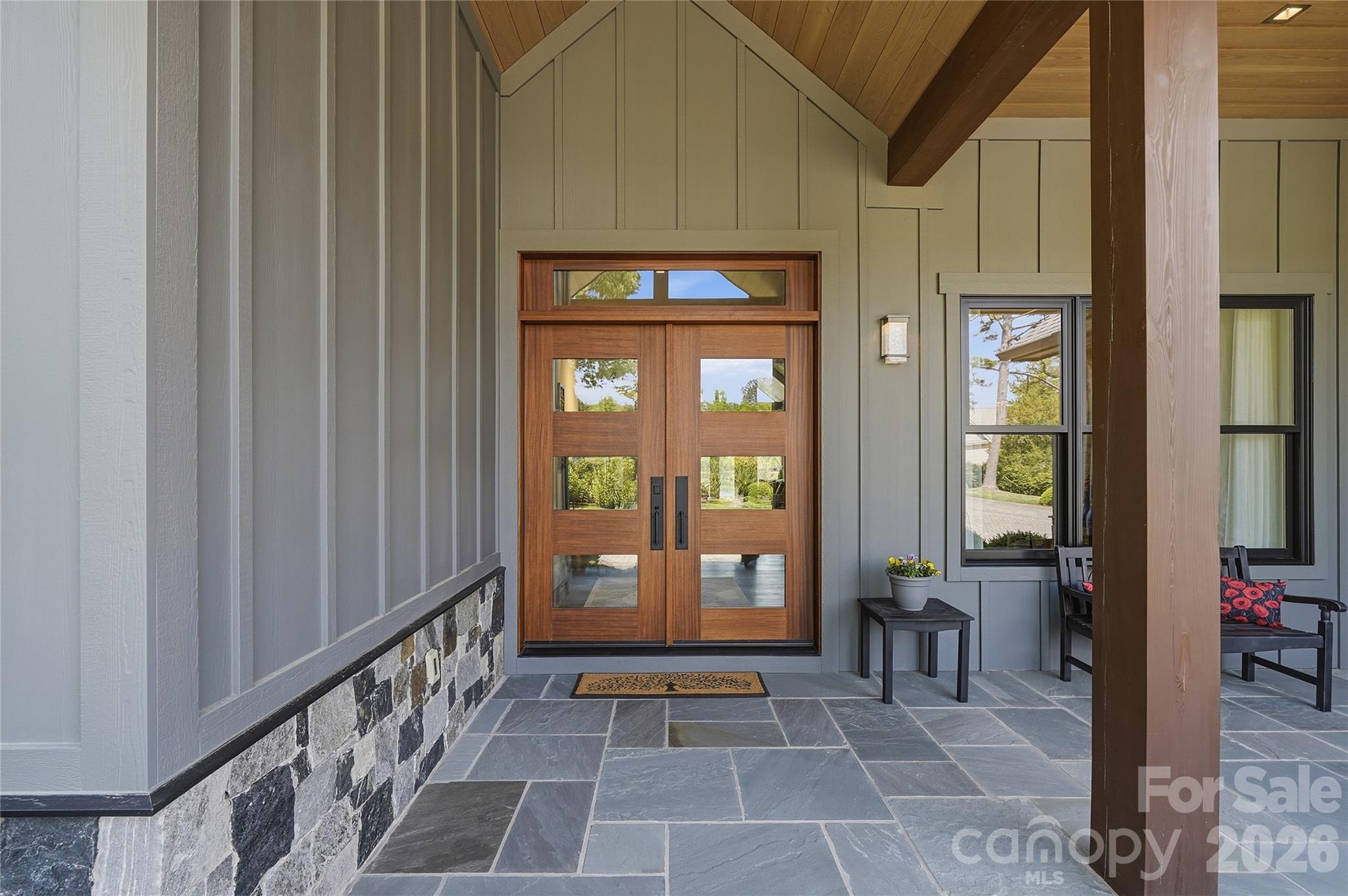 984 Mapleton Lane, Columbus, photo 4 of 8