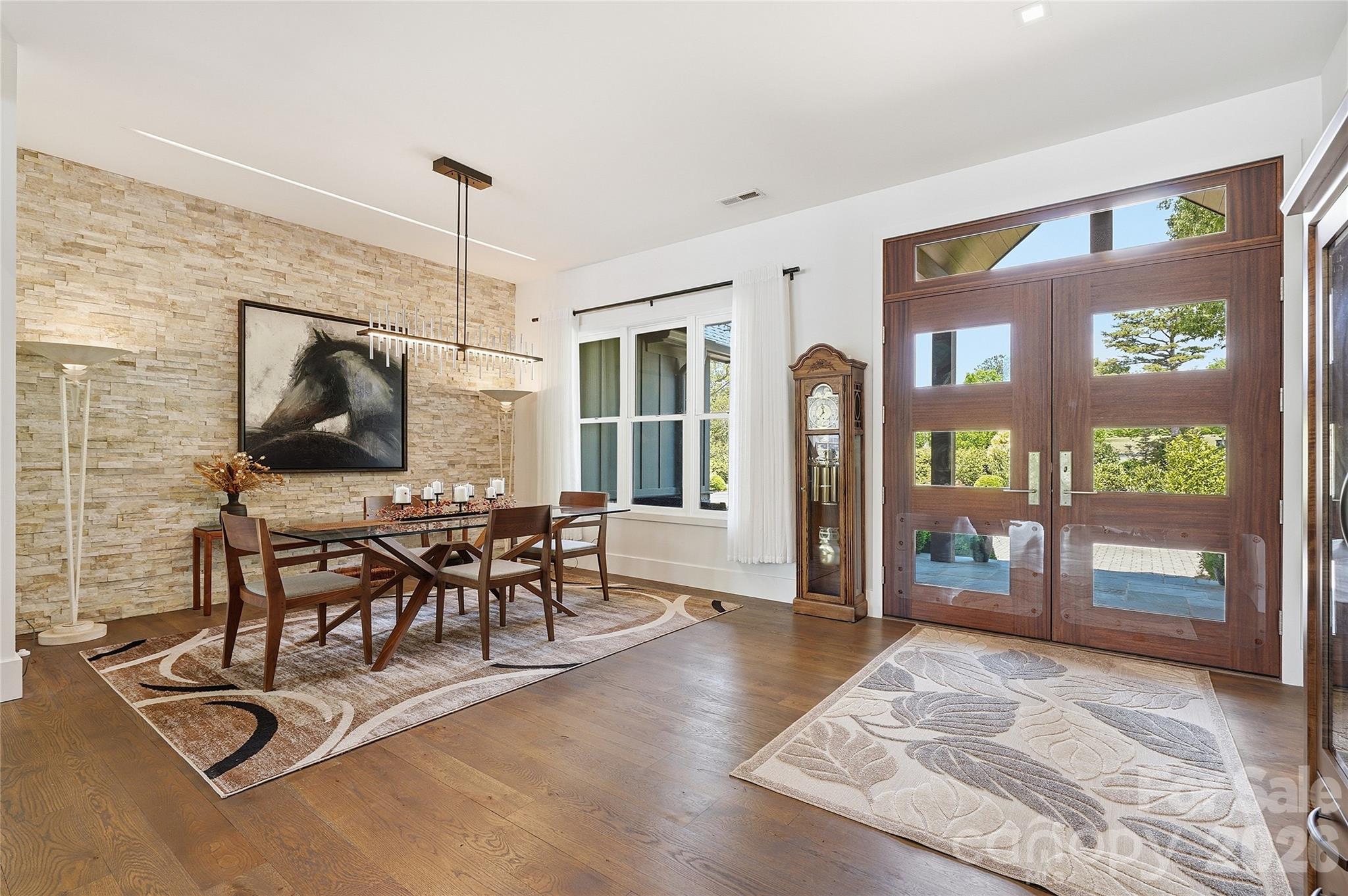 984 Mapleton Lane, Columbus, photo 5 of 8