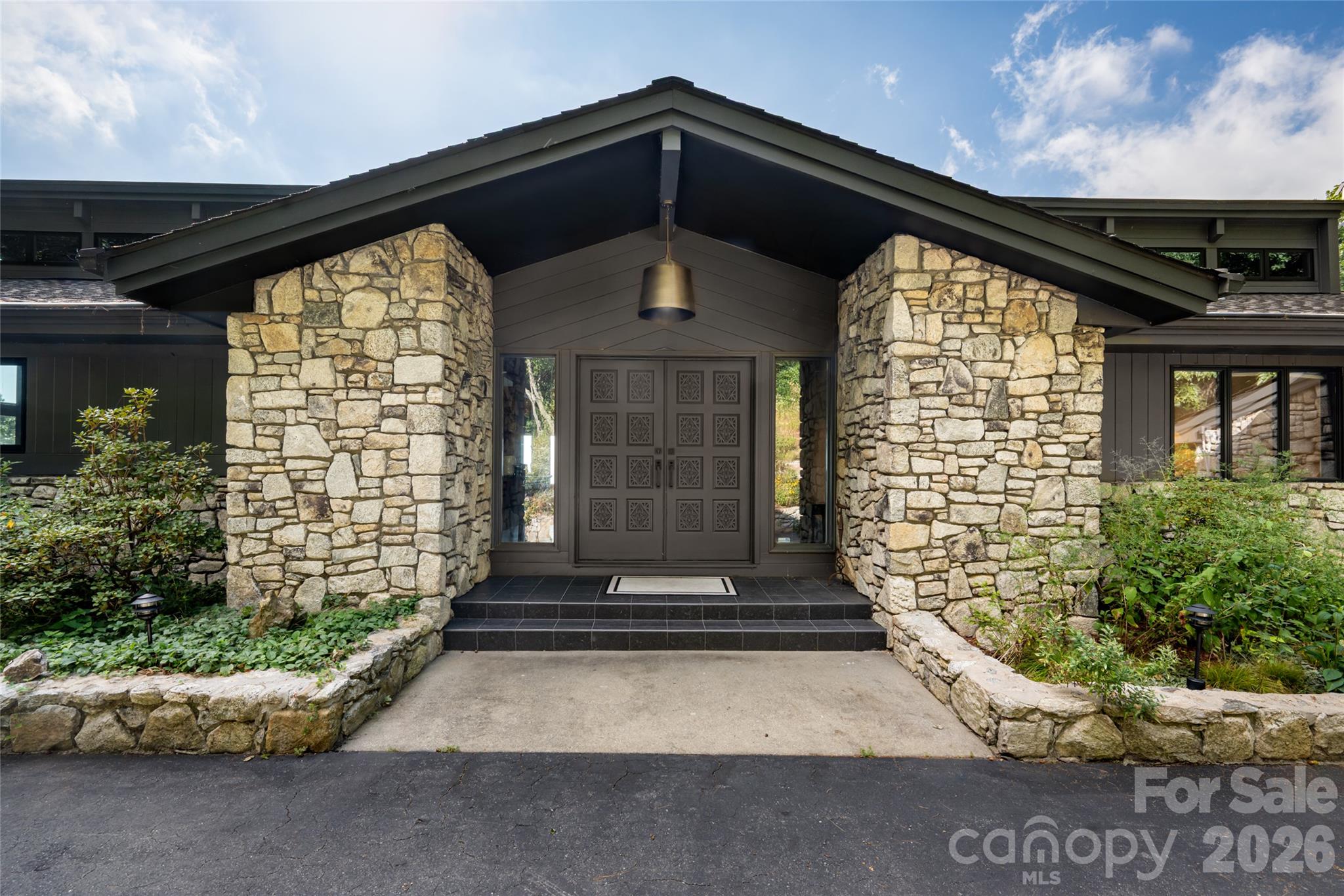 28 Peach Knob Drive, Asheville, photo 6 of 8