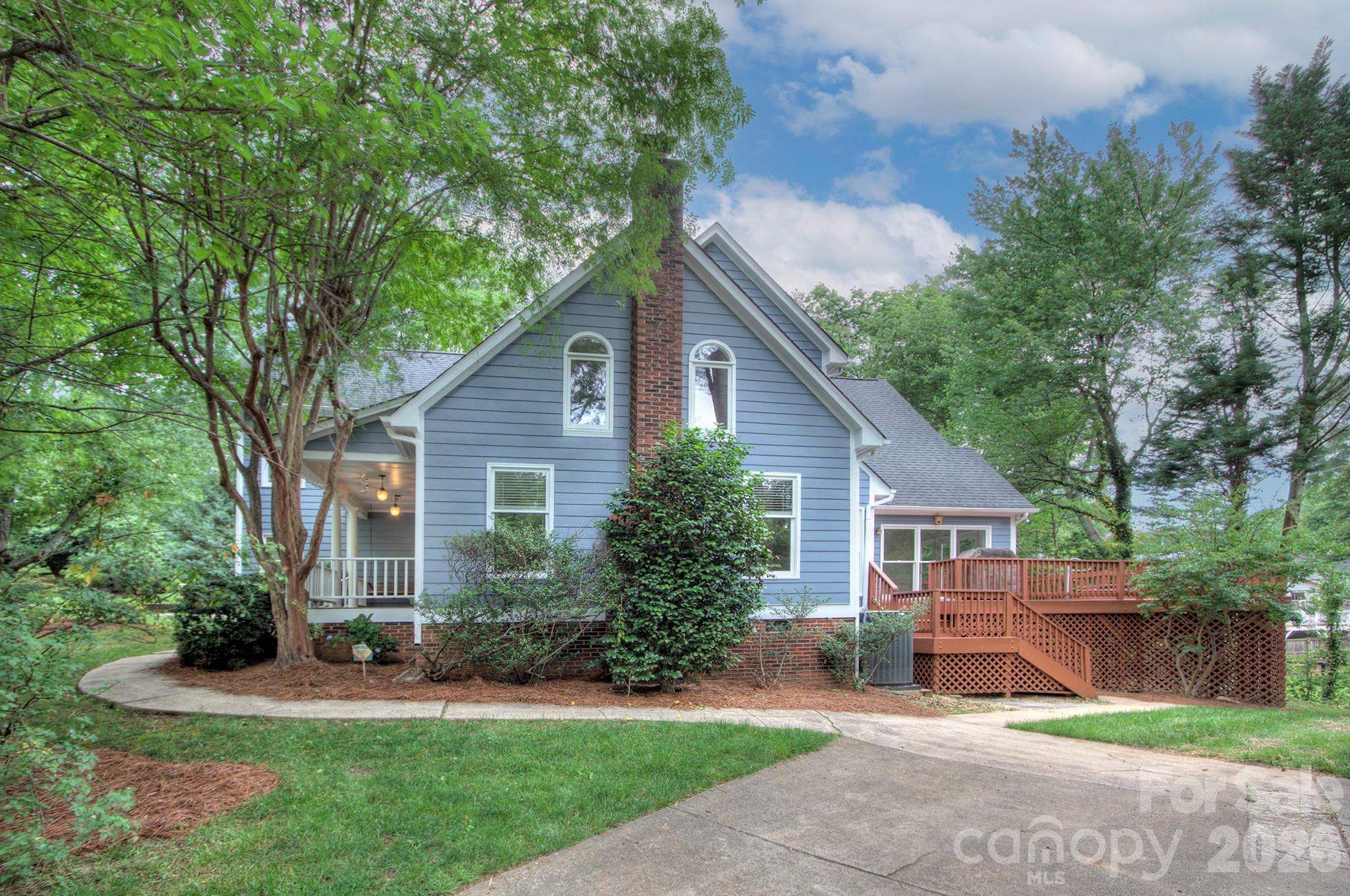 2000 Victorian Place, Charlotte, photo 2 of 8
