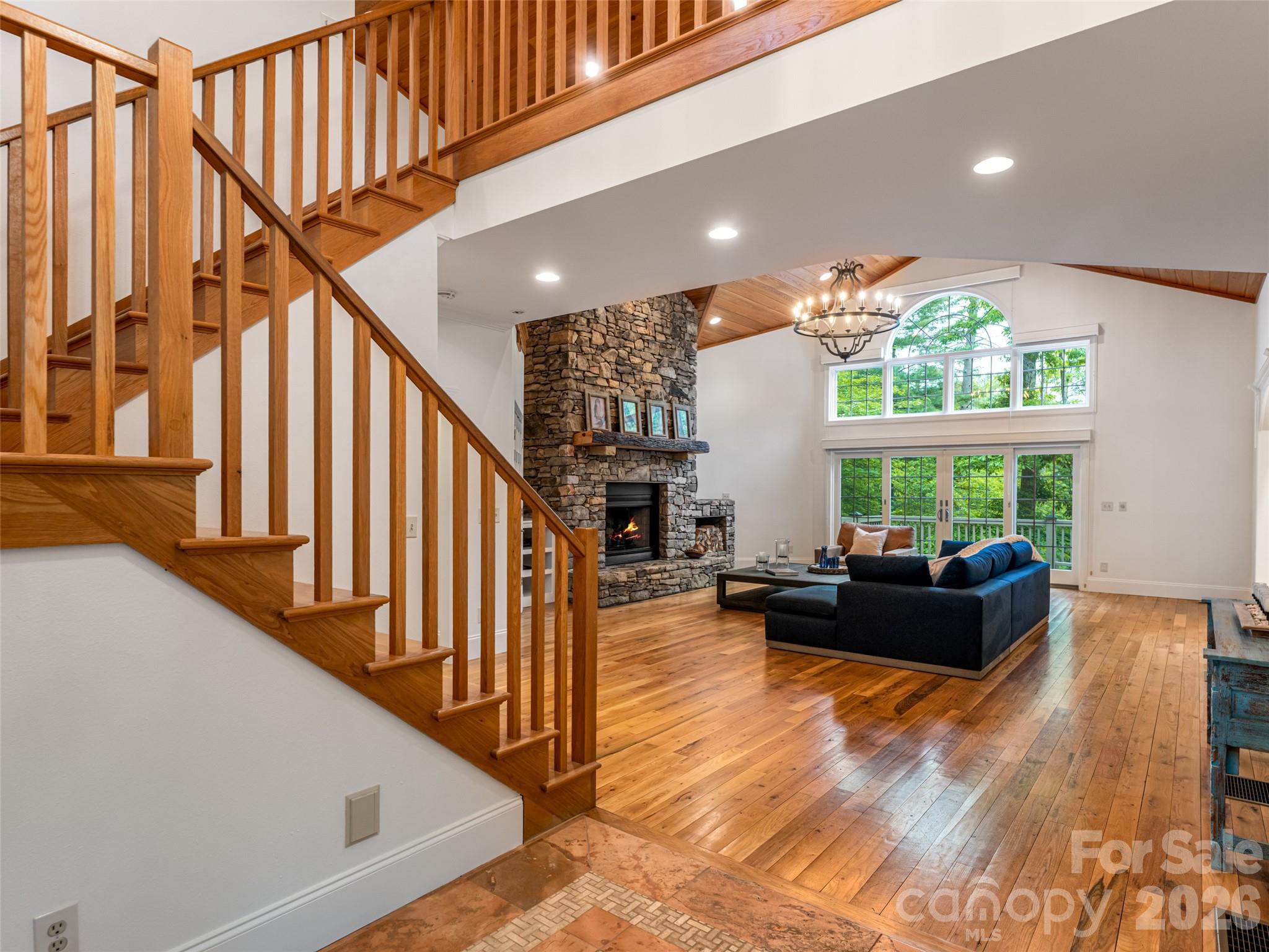 307 S Braeside Court, Asheville, photo 5 of 8