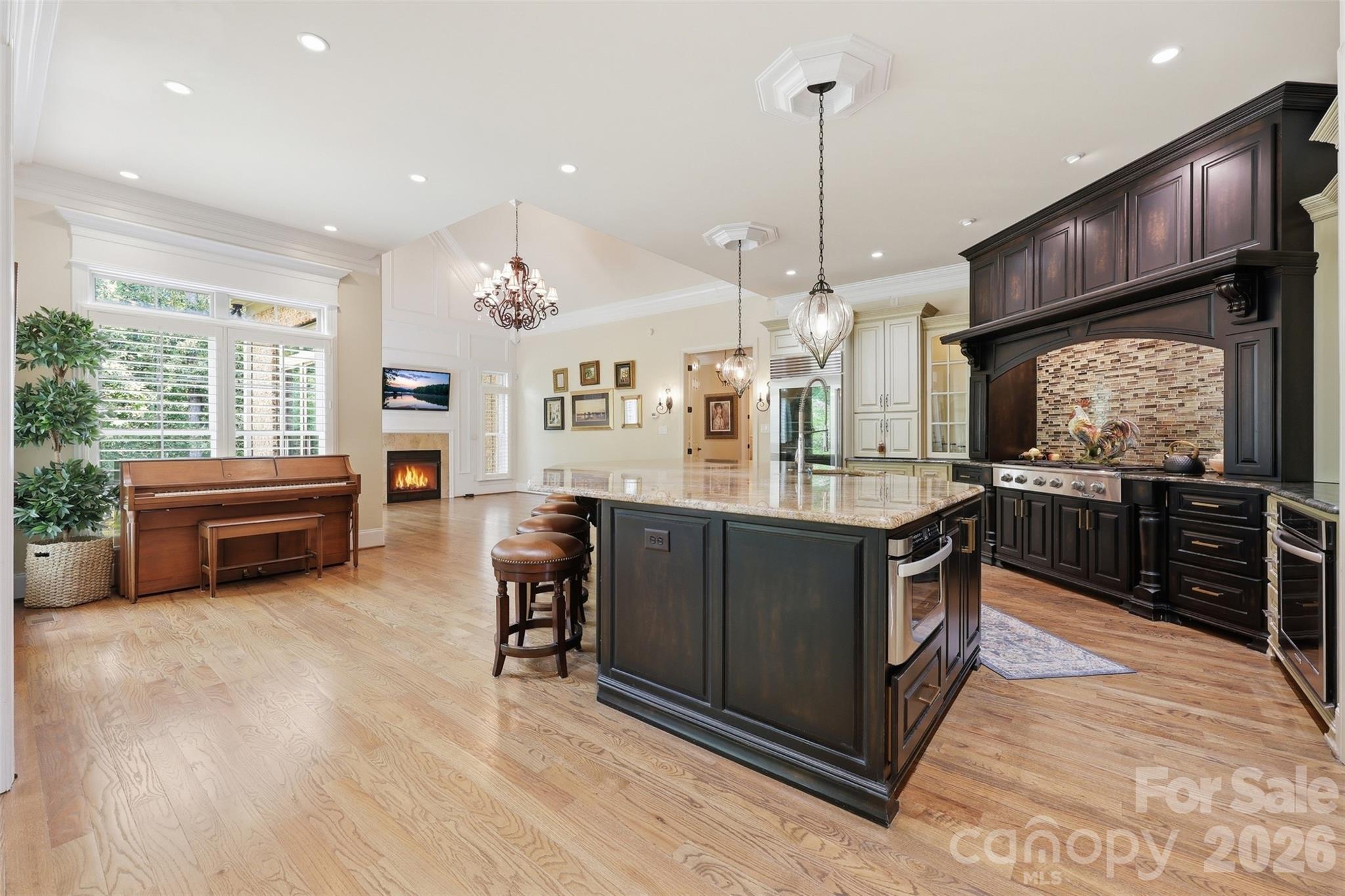 3531 Aqua Point Drive, York, photo 6 of 8