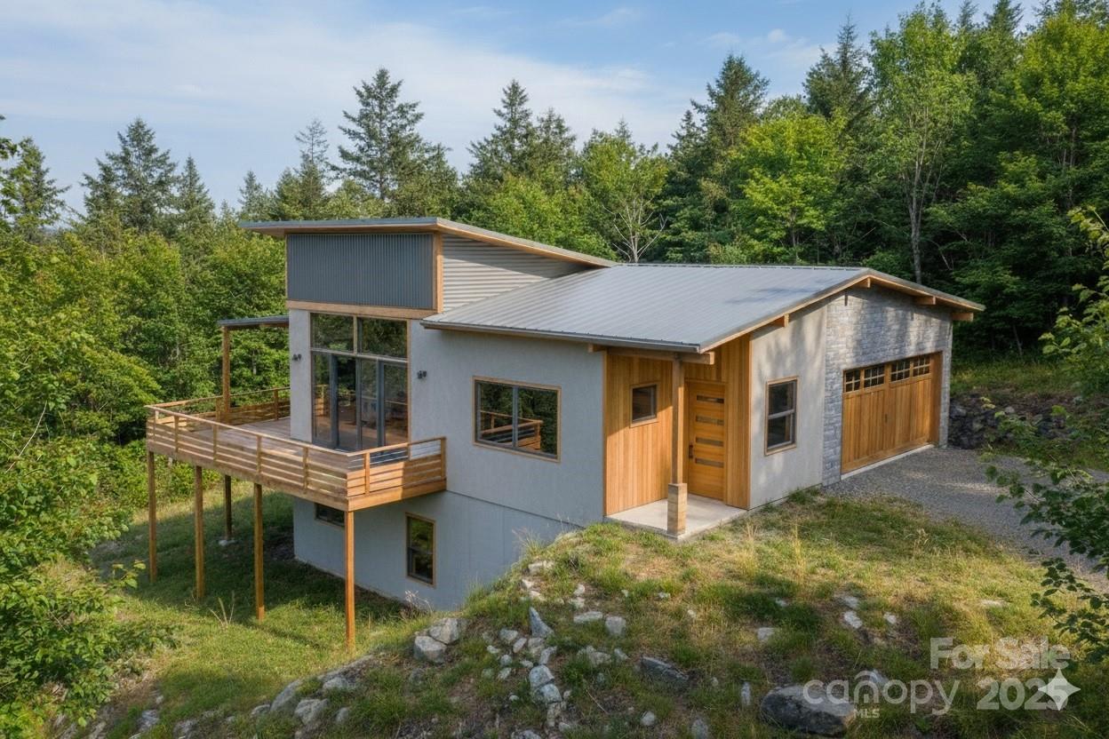92 Senator Reynolds Road, Asheville, photo 1 of 8