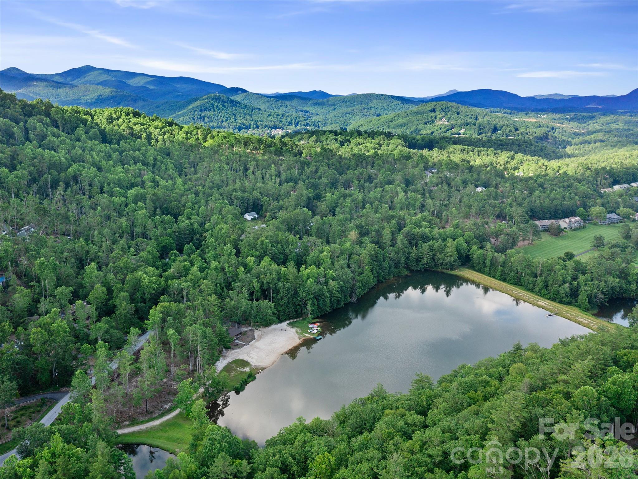 71 Chestnut Hill Road, Spruce Pine, photo 2 of 8