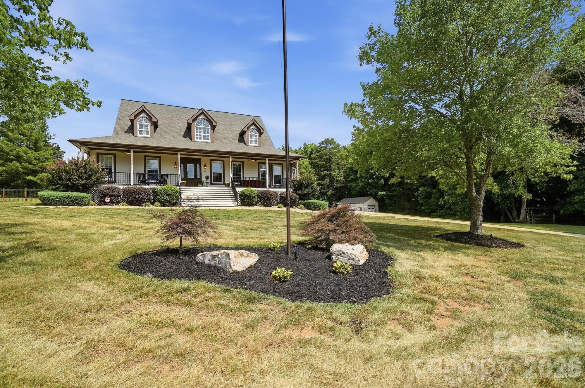211 Winthrow Creek Road, Mooresville, photo 7 of 8