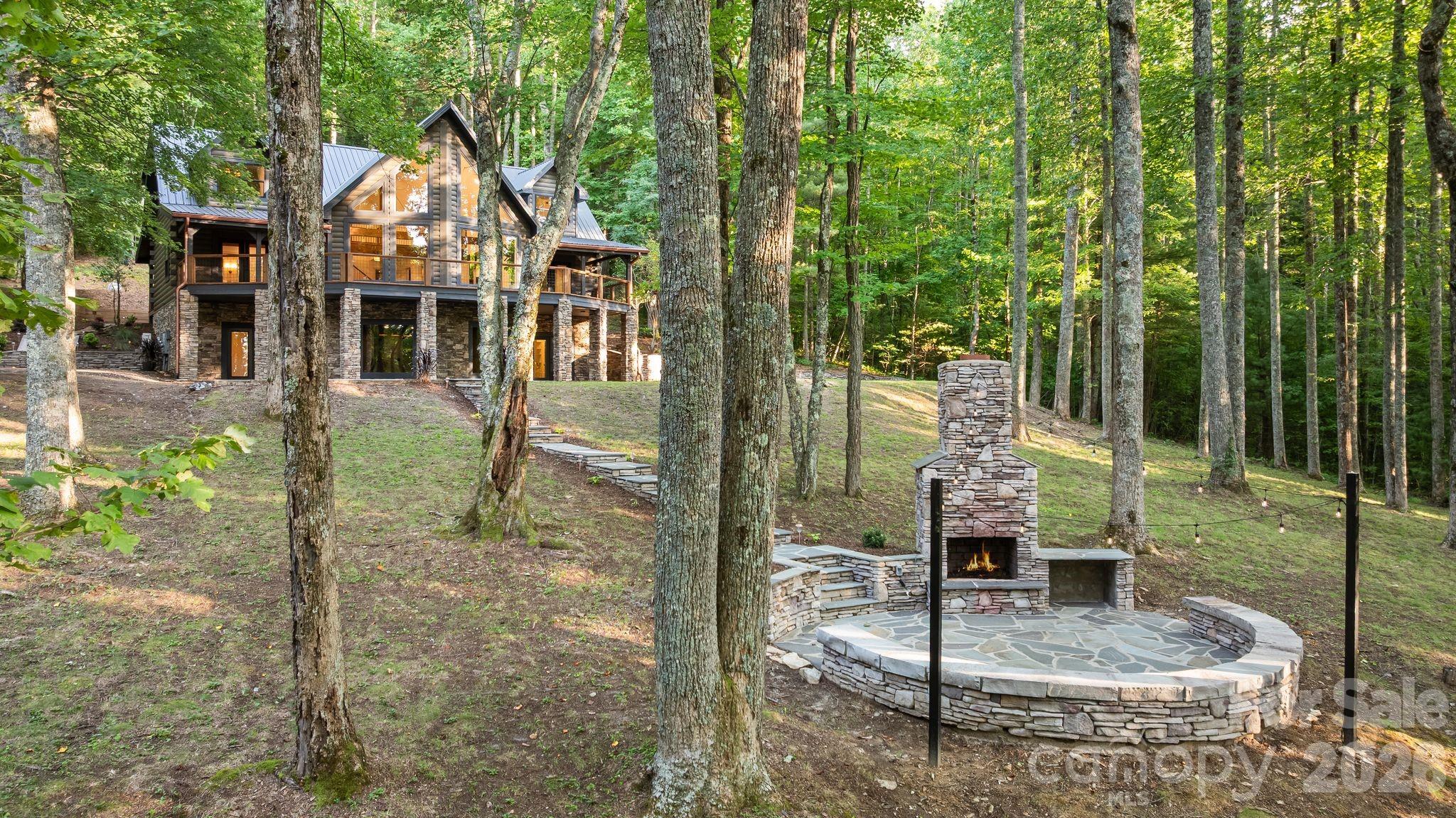 40 Boulder Lane, Hendersonville, photo 4 of 8