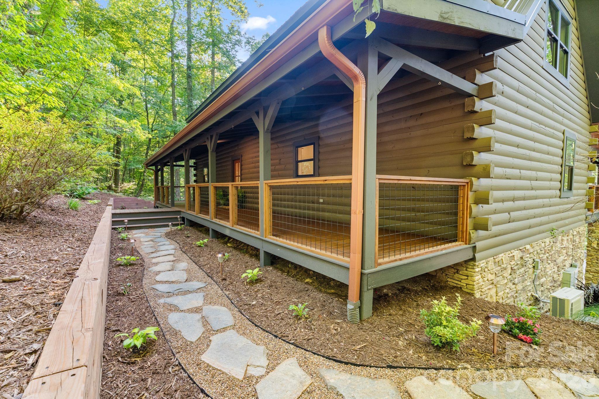 40 Boulder Lane, Hendersonville, photo 6 of 8