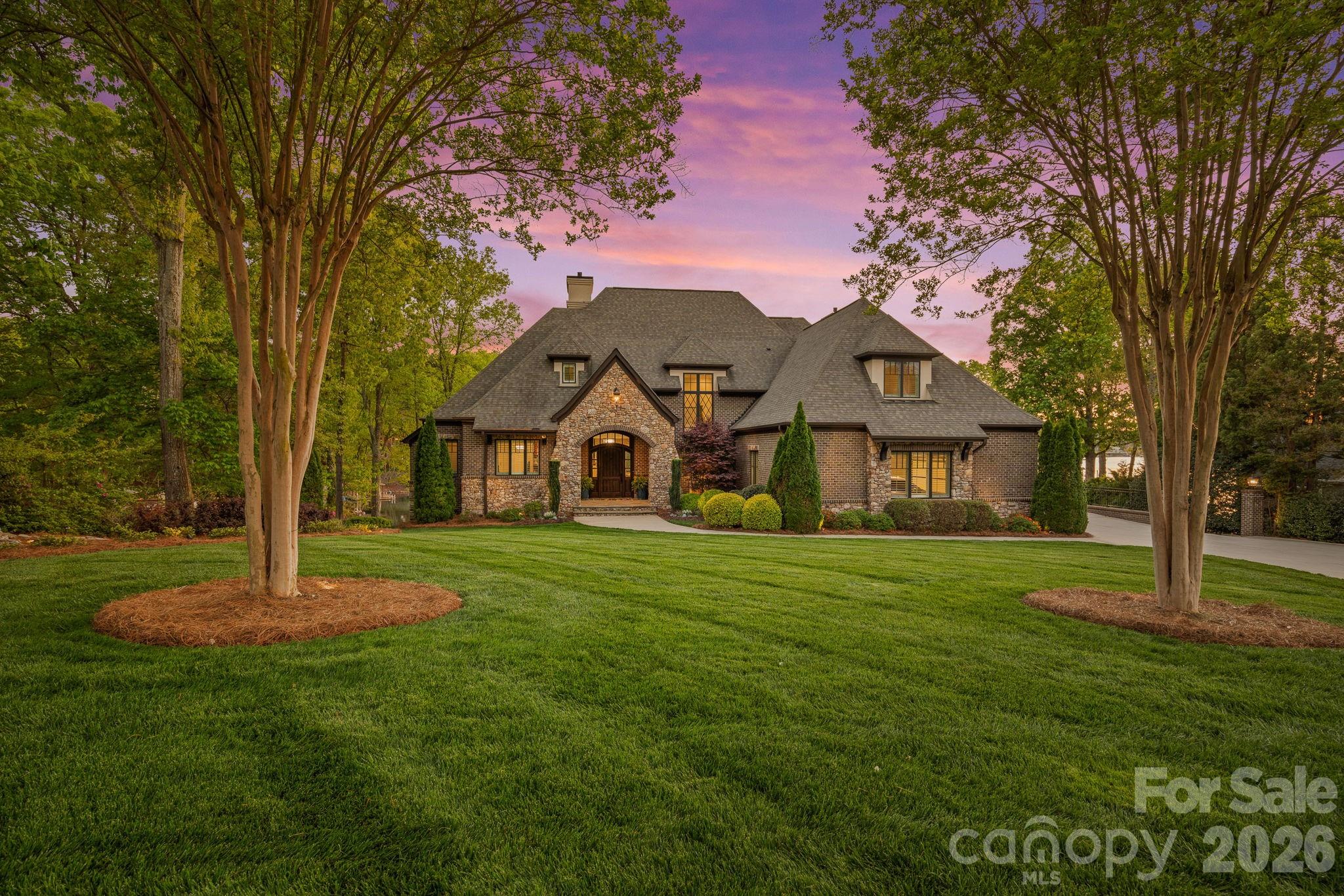 448 Stonemarker Road, Mooresville, photo 2 of 8