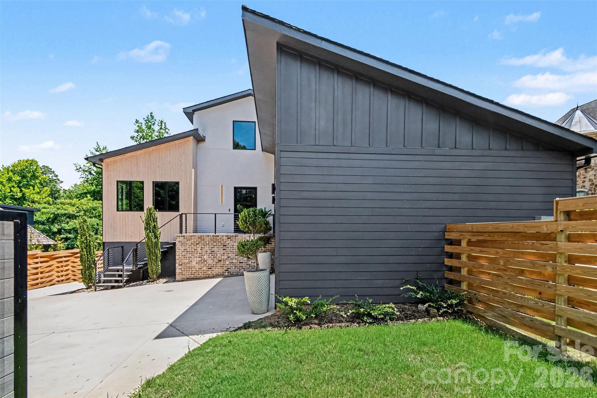 1423 S Wendover Road, Charlotte, photo 5 of 8