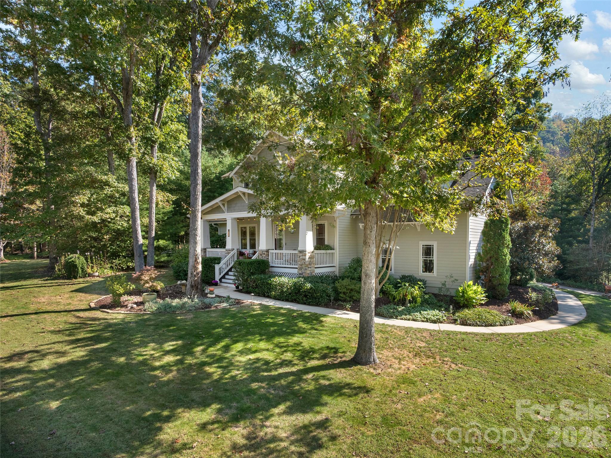 302 Yellowood Lane, Asheville, photo 3 of 8