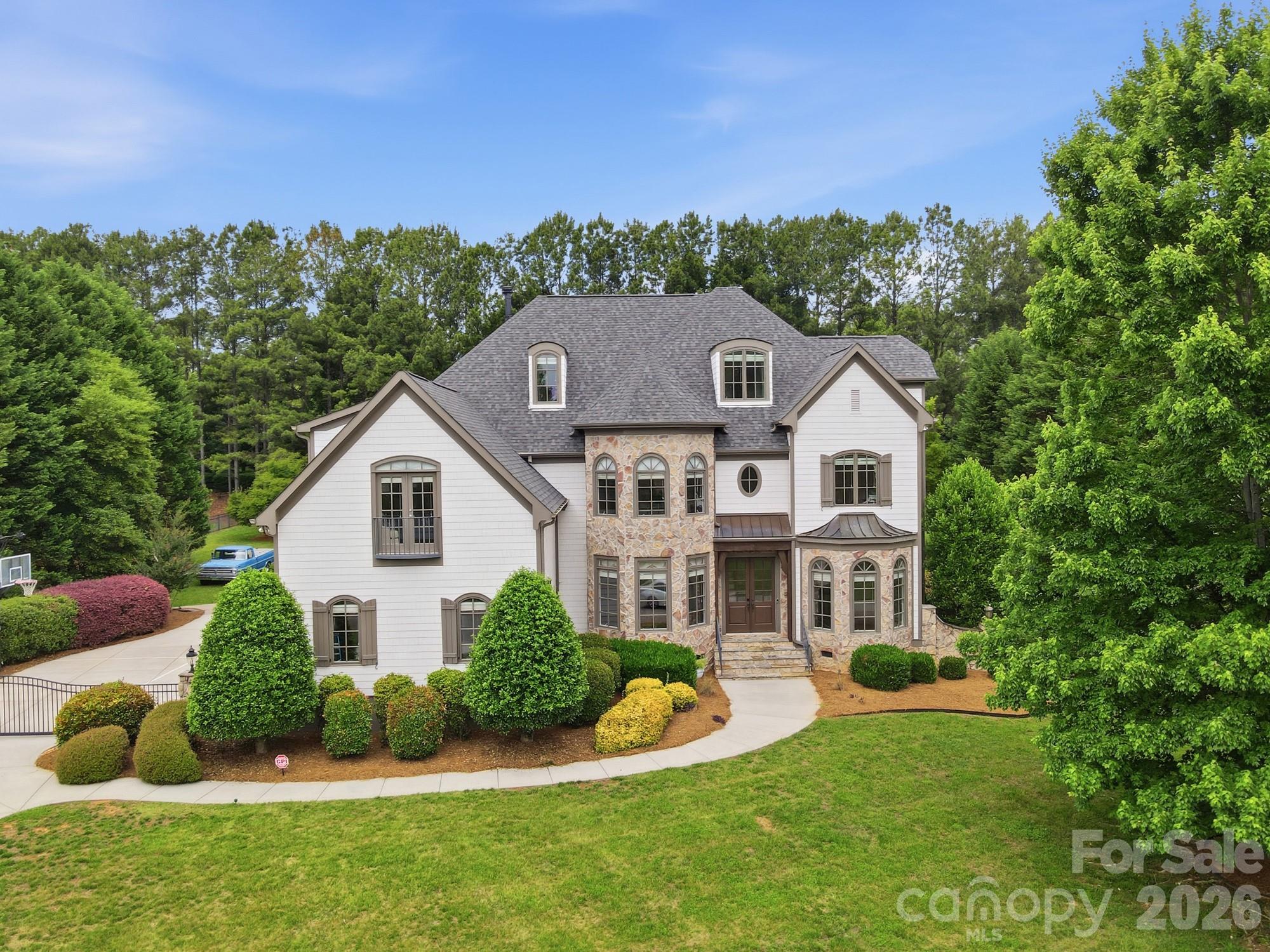 105 Quincy Court, Mooresville, photo 2 of 8