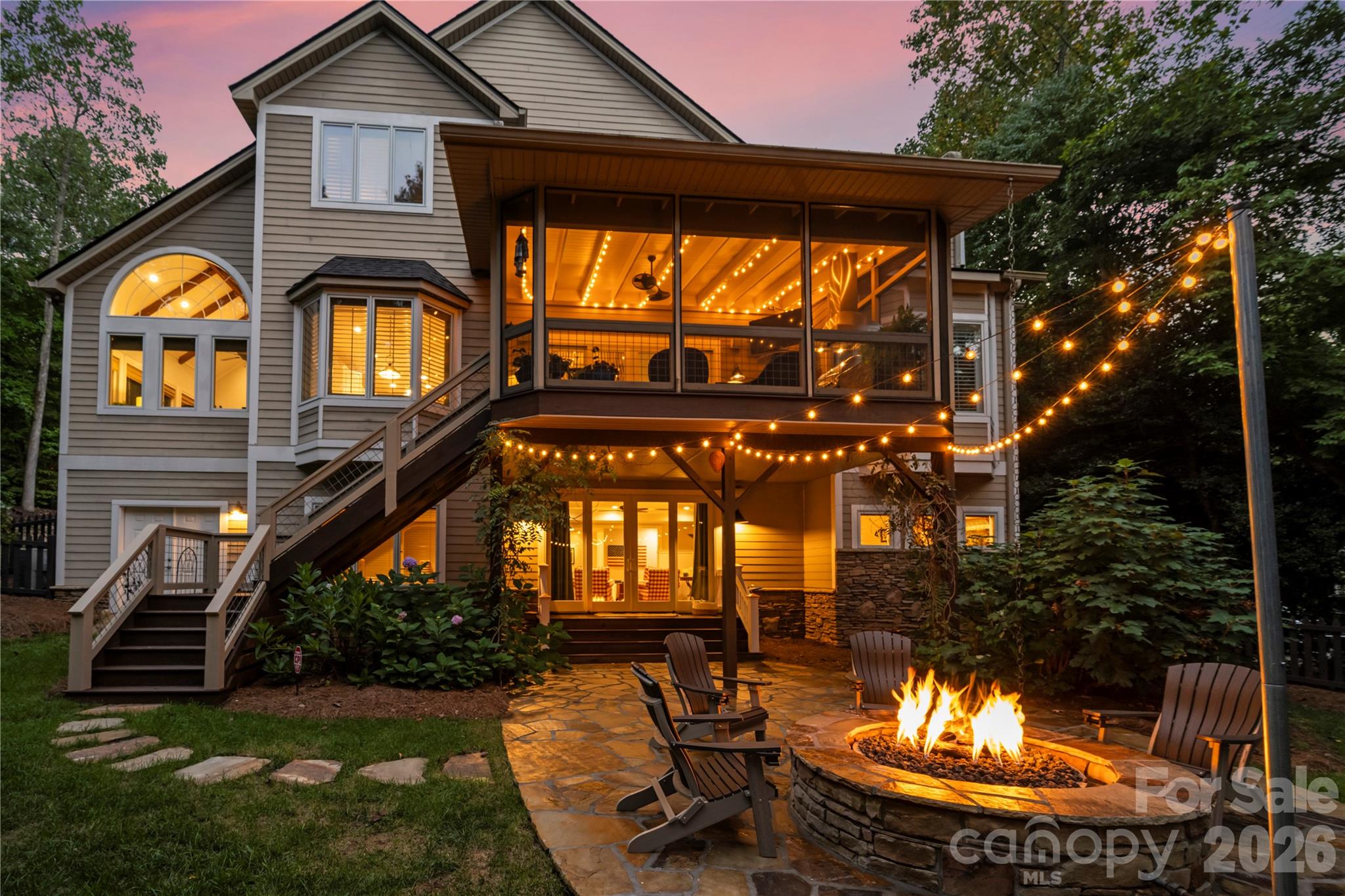 1637 Olmsted Drive, Asheville, photo 2 of 8