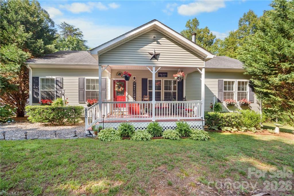 274 Echo Hollar Road, Westfield, photo 3 of 8