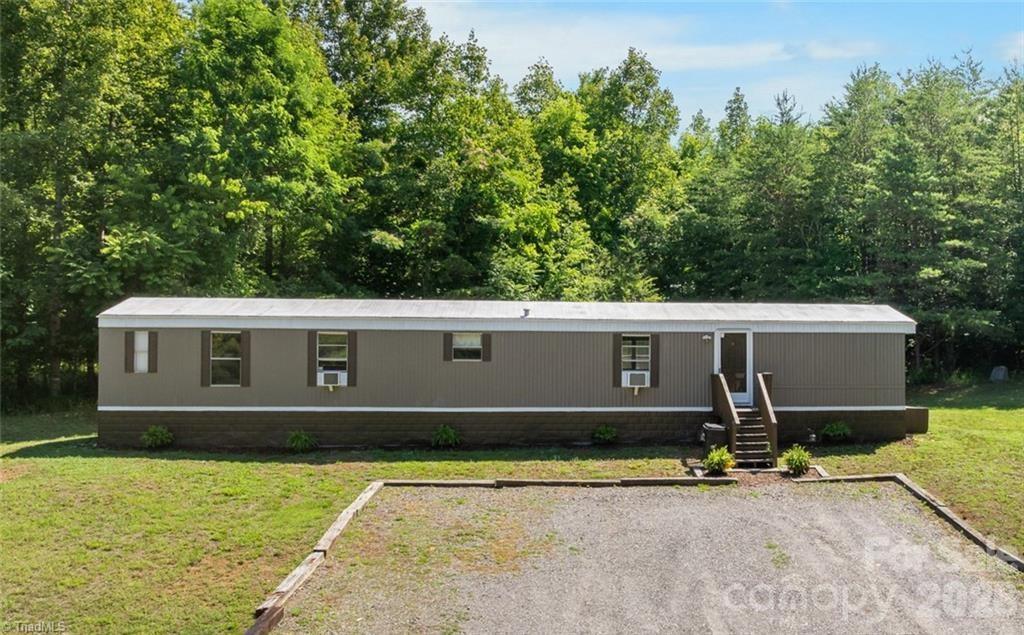 274 Echo Hollar Road, Westfield, photo 4 of 8