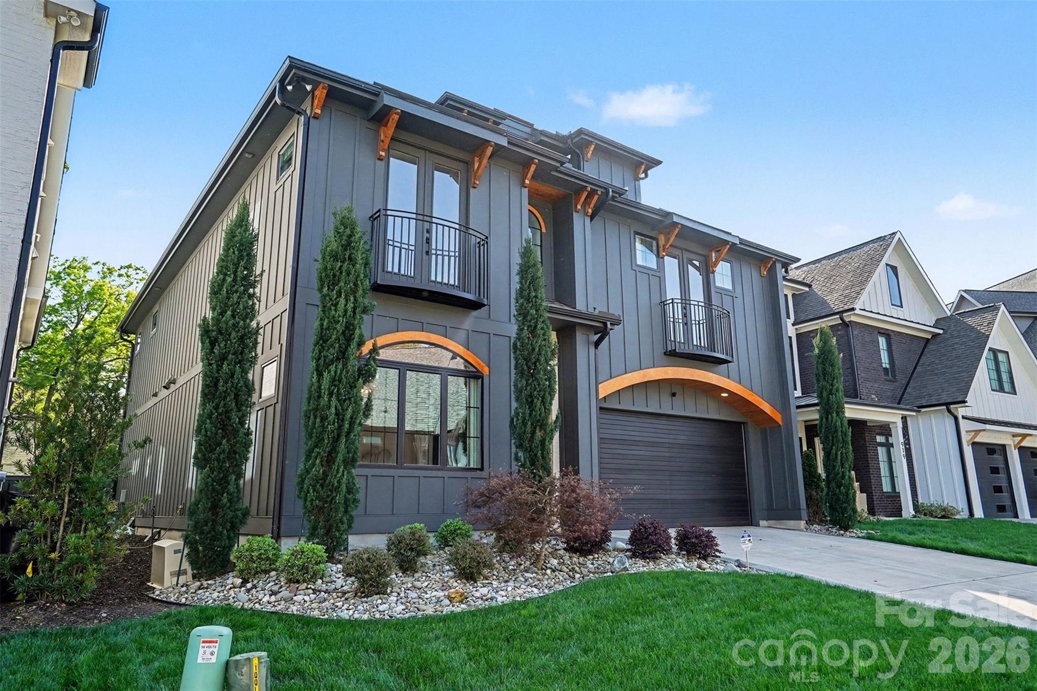915 Laurel Creek Lane, Charlotte, photo 2 of 8