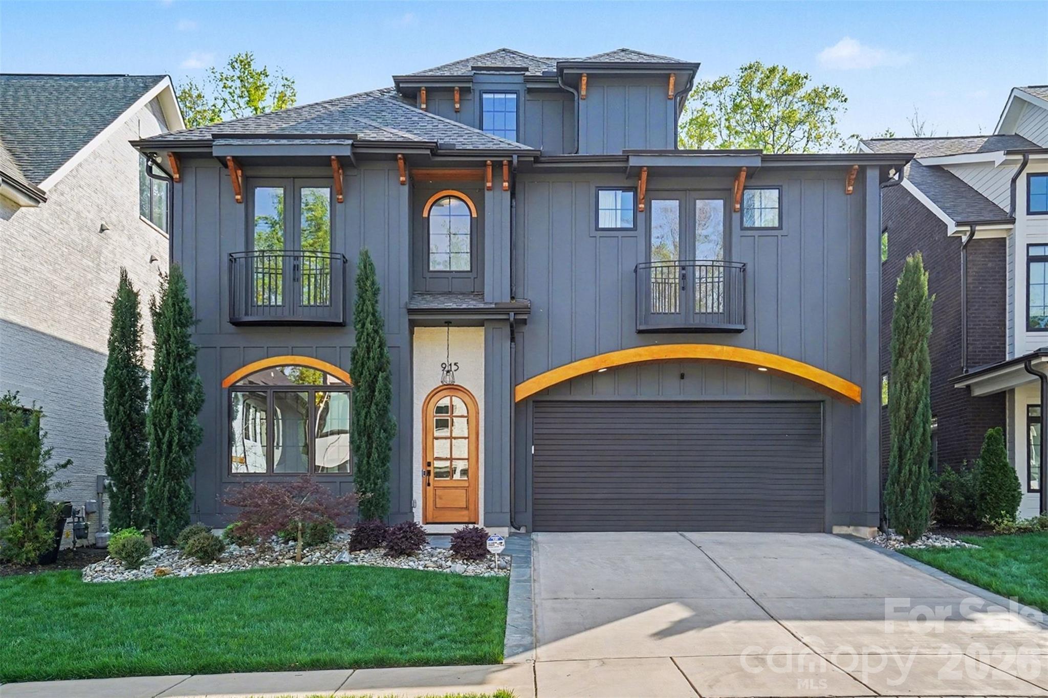 915 Laurel Creek Lane, Charlotte, photo 3 of 8