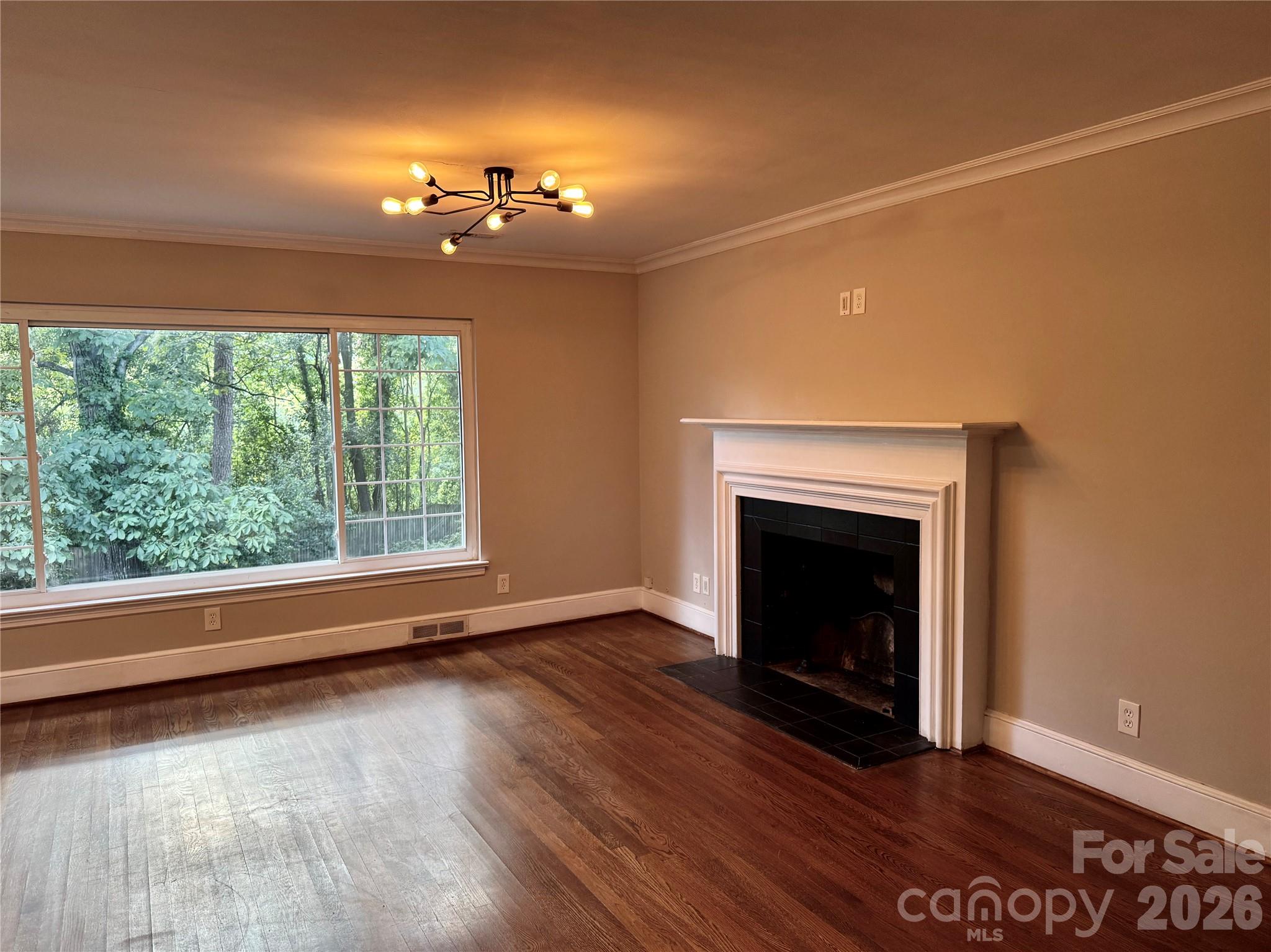2108 Hassell Place, Charlotte, photo 3 of 8
