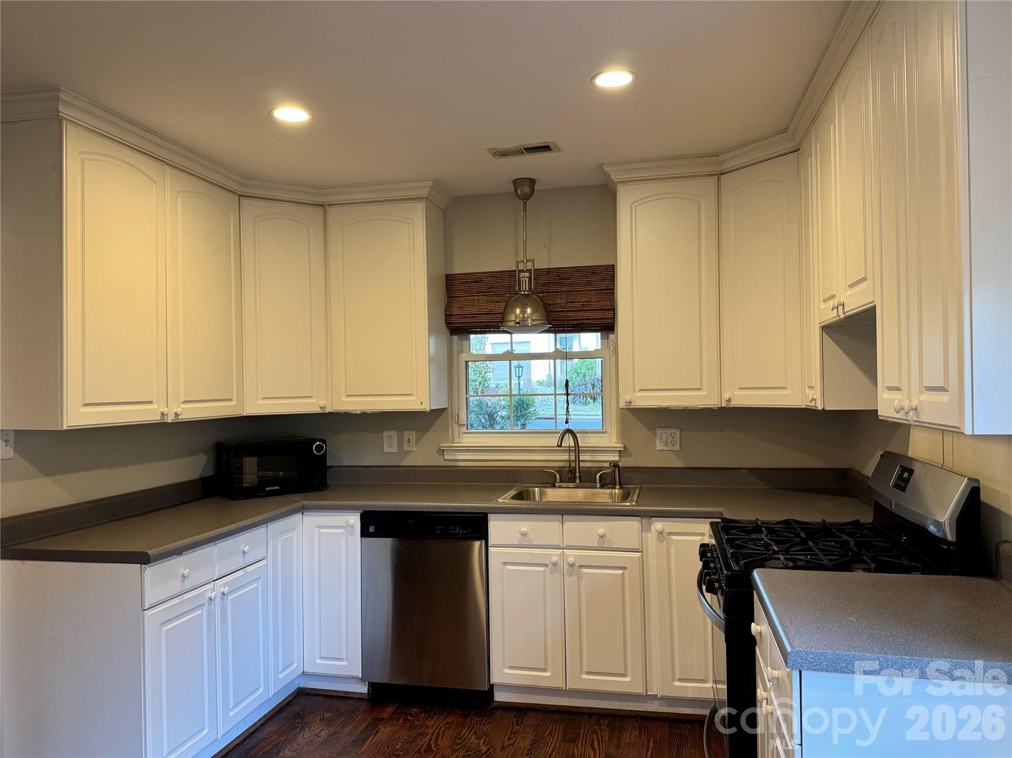 2108 Hassell Place, Charlotte, photo 7 of 8