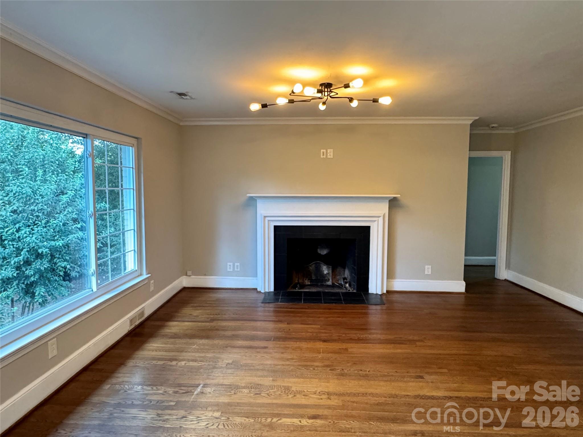 2108 Hassell Place, Charlotte, photo 5 of 8
